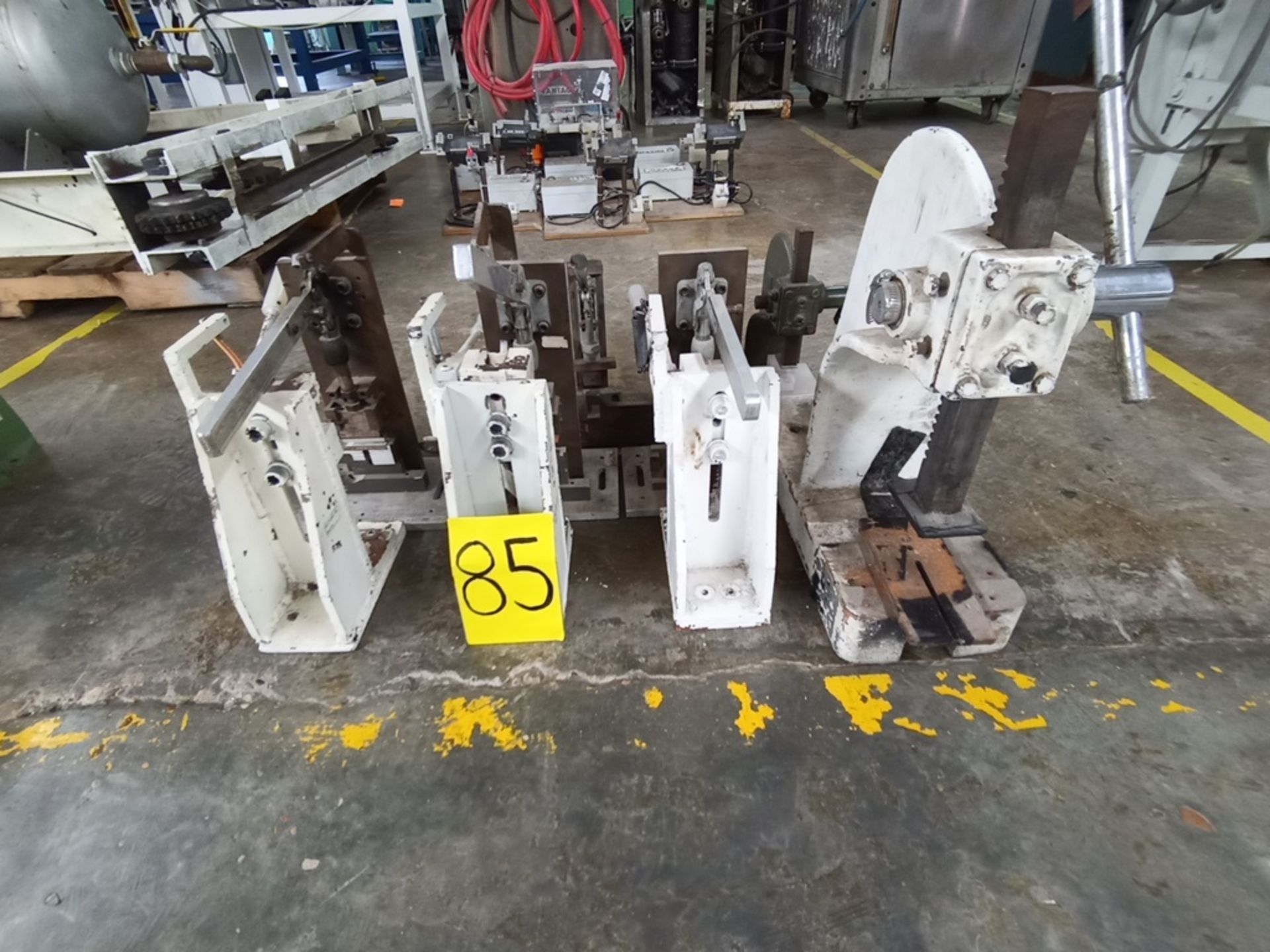 8 manual presses table diameter 65 x 40 (mm) pressure piston stroke 40 (mm) pressure piston - Image 3 of 15