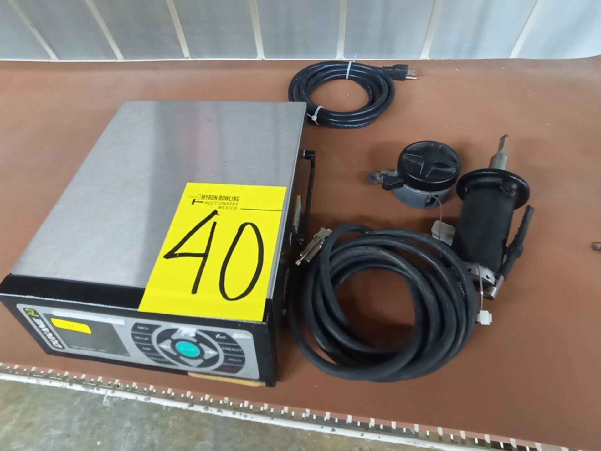 Ultrasonic Portable Welding System Series iQ Model iQ EZ Serial No 326823 110V/60Hz - Image 5 of 10