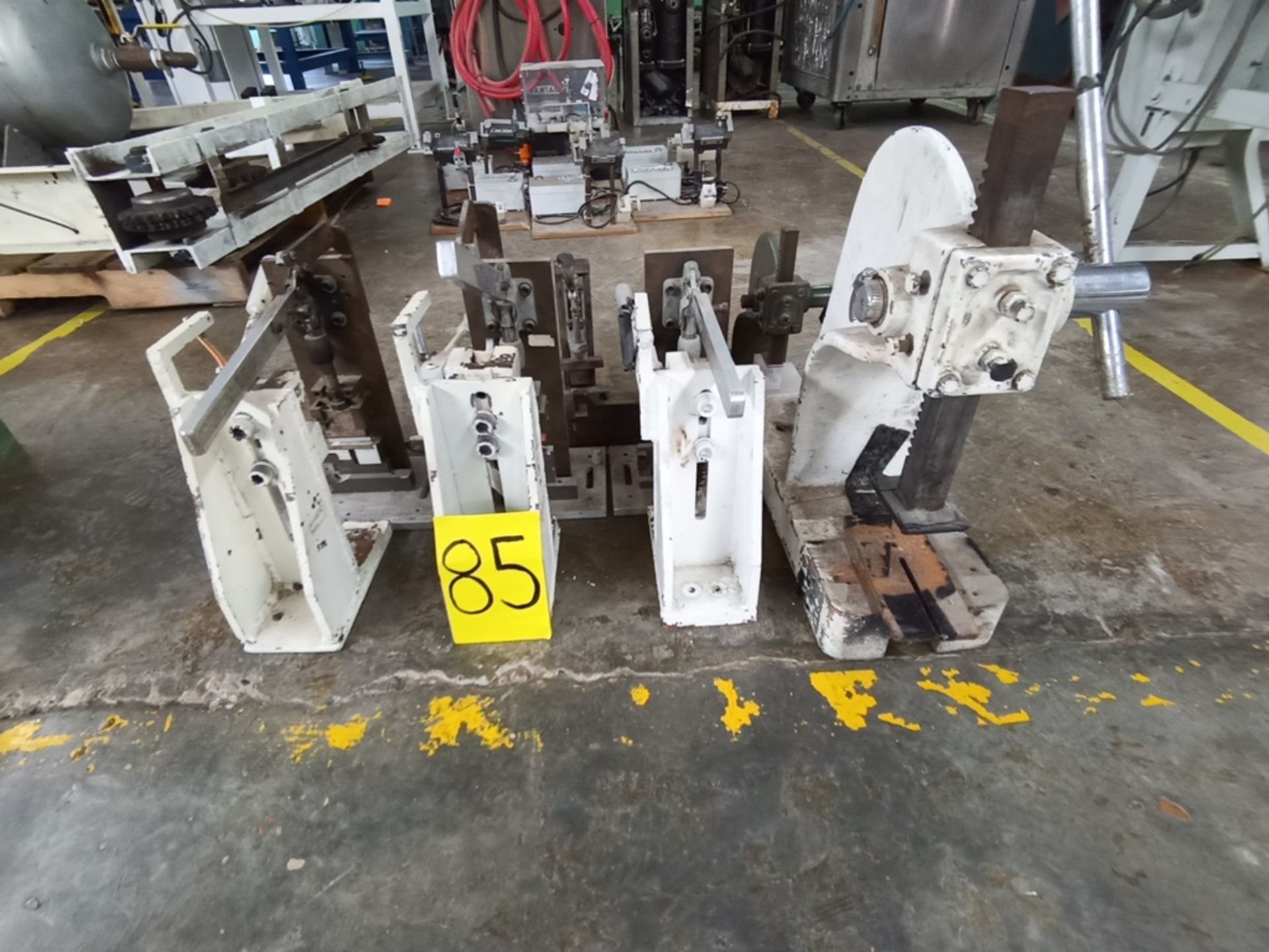 8 manual presses table diameter 65 x 40 (mm) pressure piston stroke 40 (mm) pressure piston - Image 2 of 15
