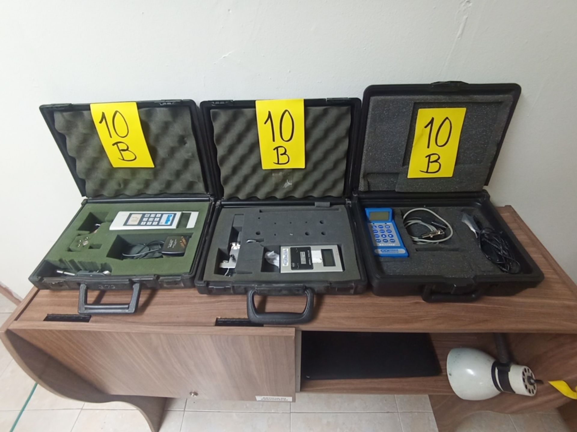 Chatillon Digital Gauge Model DFGS, Dyna-Temp Digital Pyrometer, and Portable electronic torque - Image 24 of 25