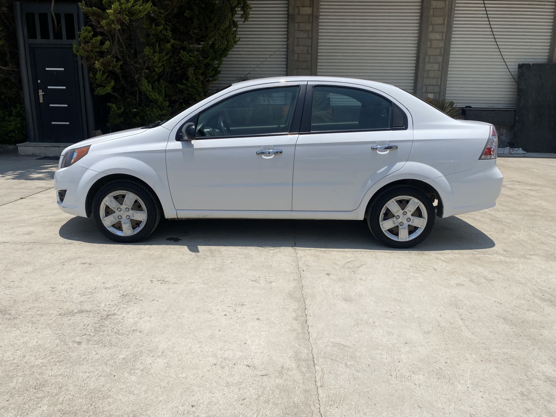 Vehículo marca Chevrolet, Tipo AVEO, Modelo 2018, No. de Serie 3G1TB5CF8JL150990, Transmisión manua - Image 2 of 34