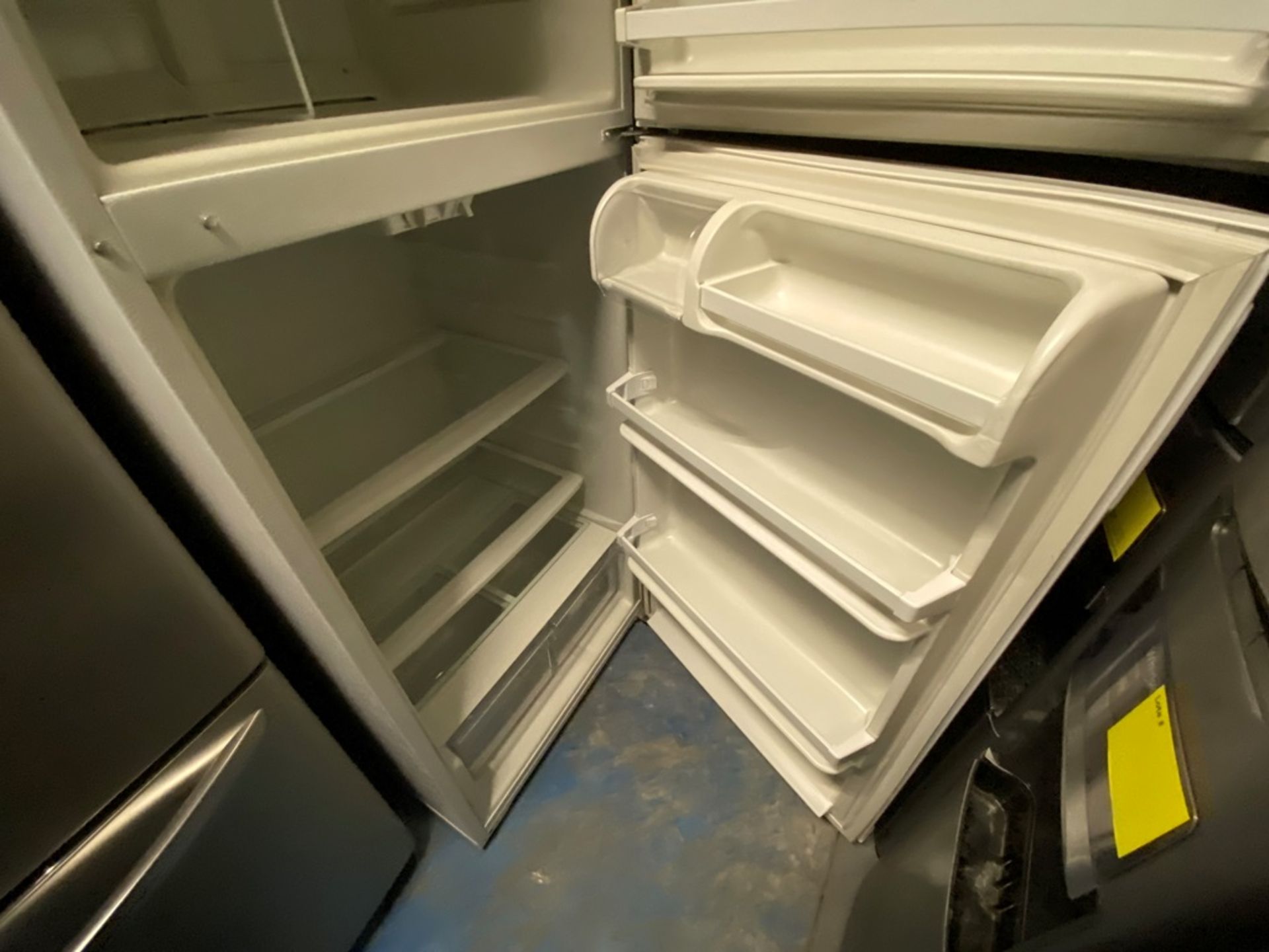 Refrigerador Marca Whirlpool, Modelo WT8002Q Serie VS02347731, Color Blanco Detalles estéticos, fav - Image 10 of 11