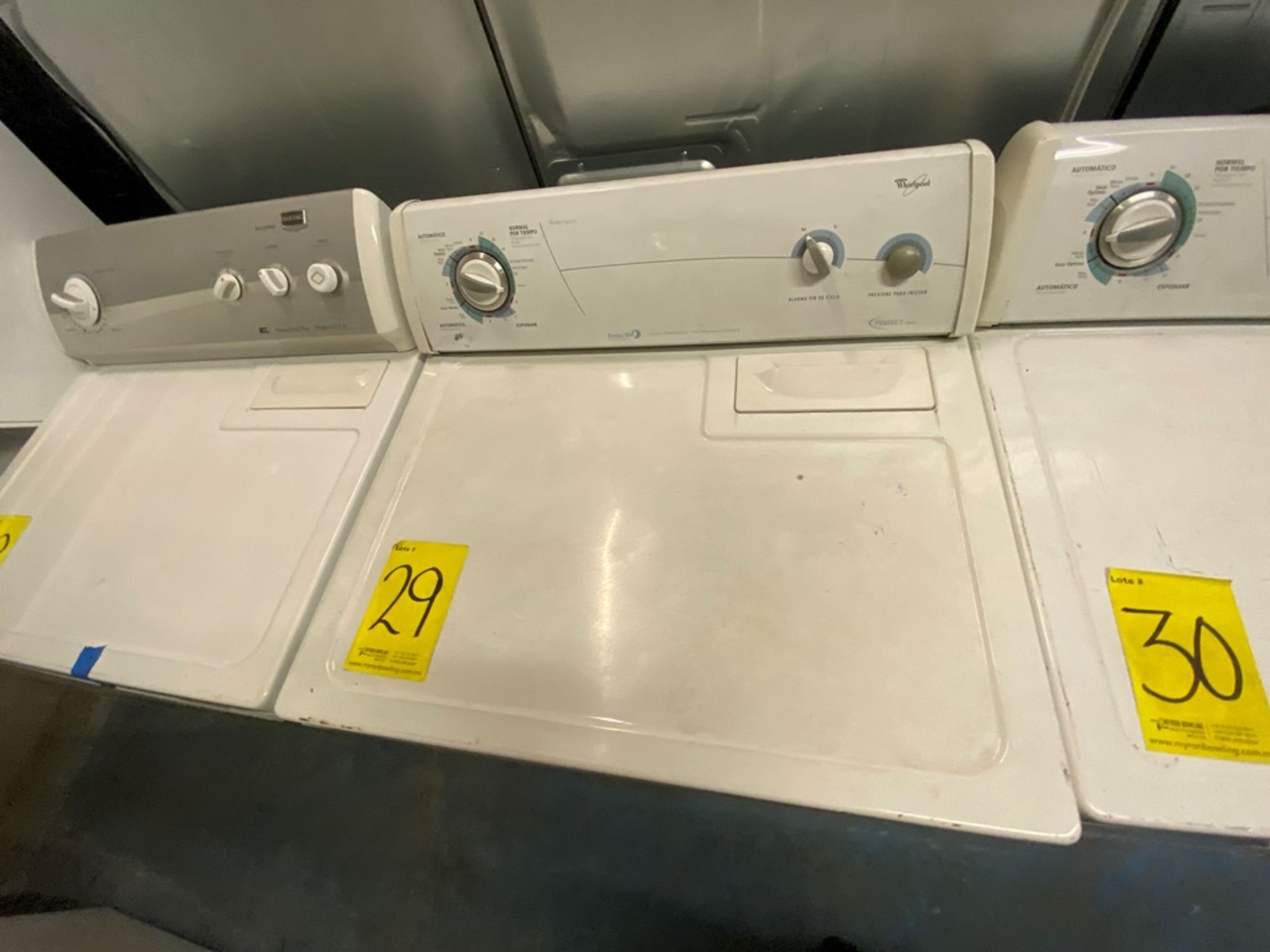 Secadora de gas Marca Whirlpool, Modelo 7MLGR5620PQ0, Serie MS2601811, Color blanco detalles estéti