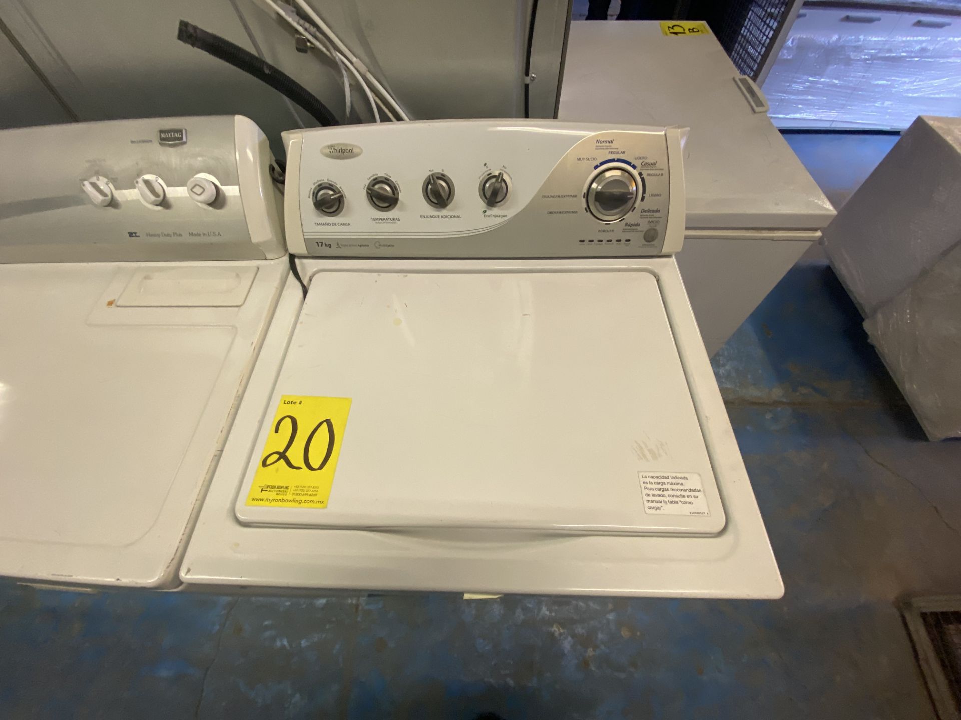 Lote Conformado por 1 Lavadora maraca Whirlpool de 17 kg, color blanco, Modelo 7MWTW170ABM0, Serie