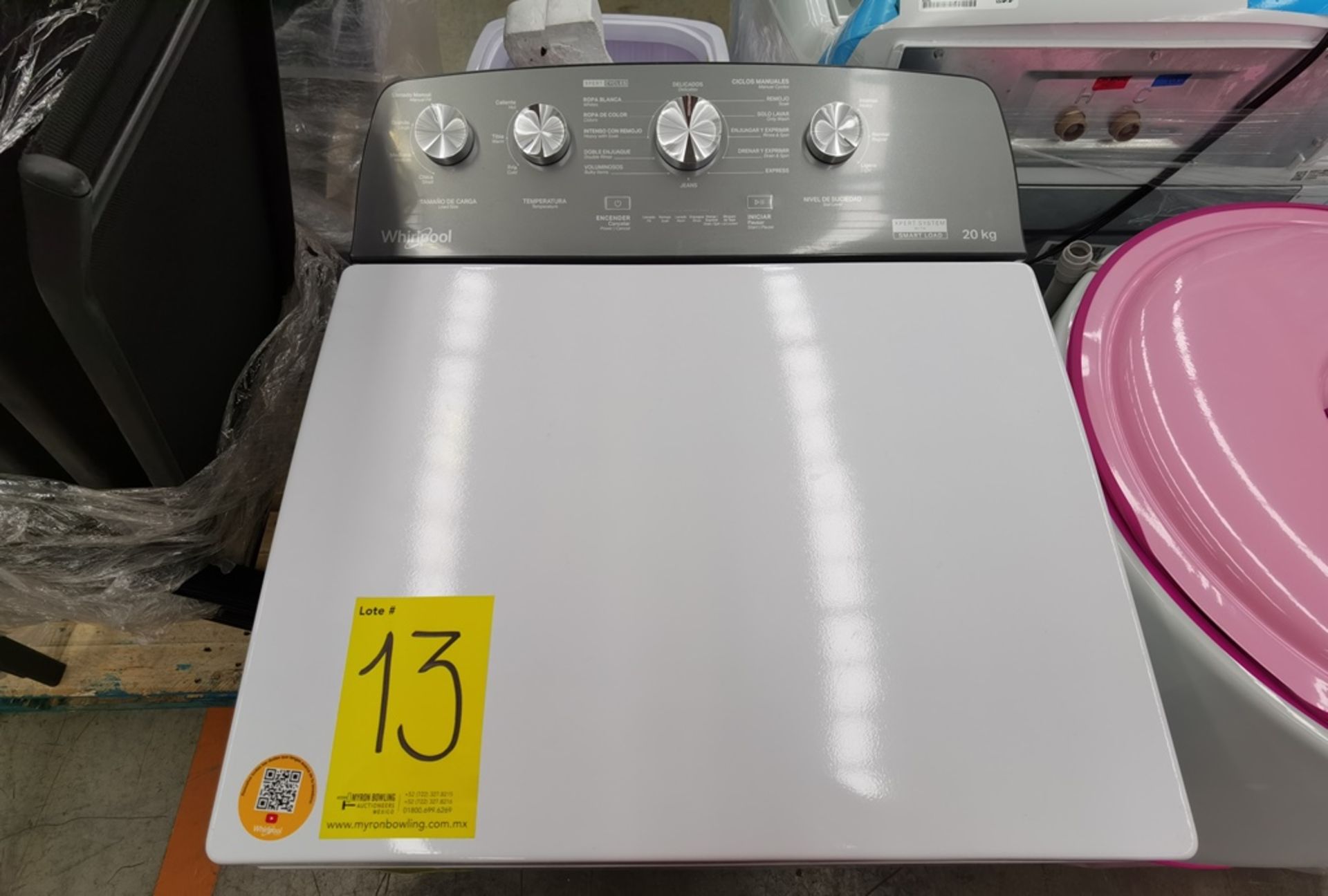 1 Lavadora de 20 Kg, Marca Whirlpool, Modelo 8MWTW2024MJM0, Serie 2241, Color Blanco, Daños estétic - Image 3 of 10