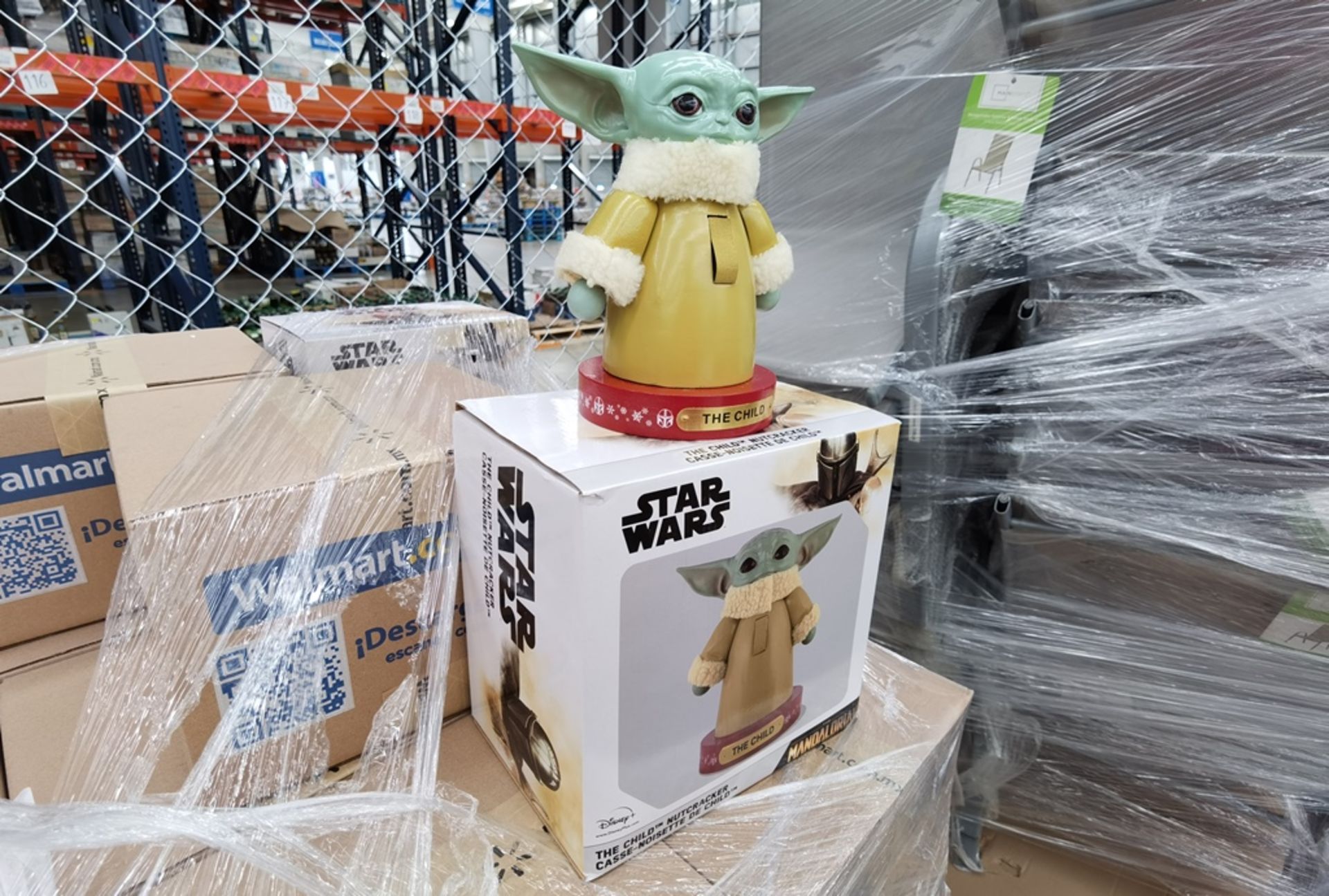 Tarima de 24 Cajas de figura Yoda Star Wars. Puede o no coincidir el contenido con la descripción. - Image 6 of 7