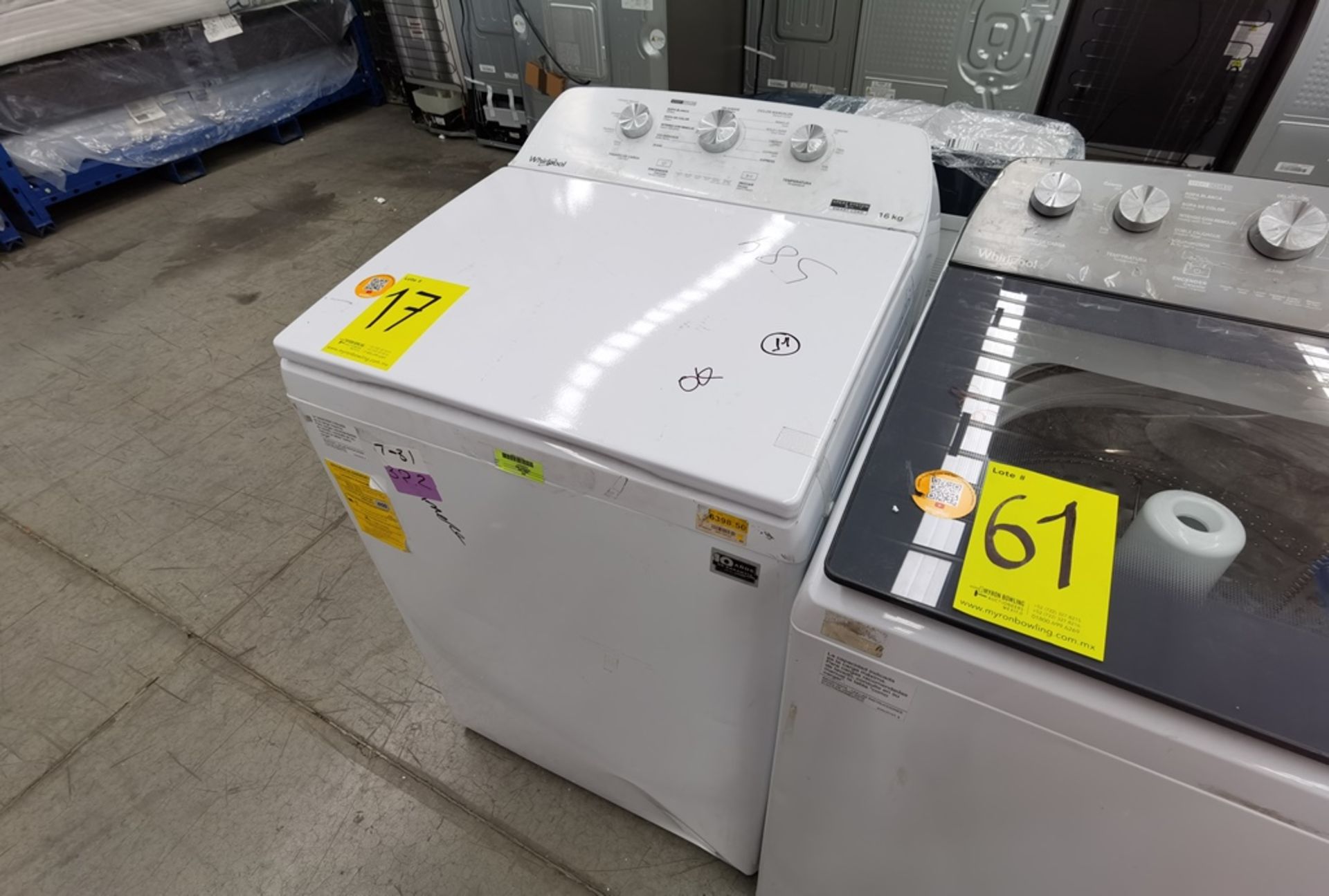 1 Lavadora de 16 Kg, Marca Whirlpool, Modelo 8MWTW1613MJMQ0, Serie 7871, Color Blanco, Daños estéti - Image 2 of 11