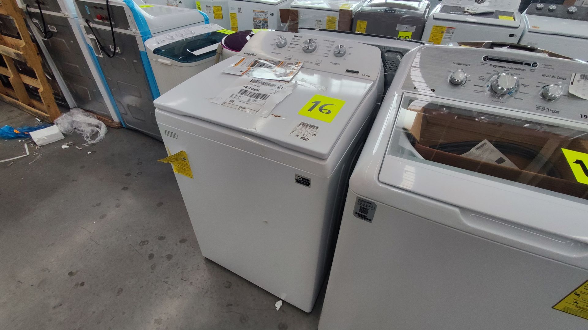 Lote conformado por 2 Lavadoras, Contiene; 1 Lavadora de 16 kg, Marca Whirlpool, Modelo 8MWTW1612, - Image 11 of 17