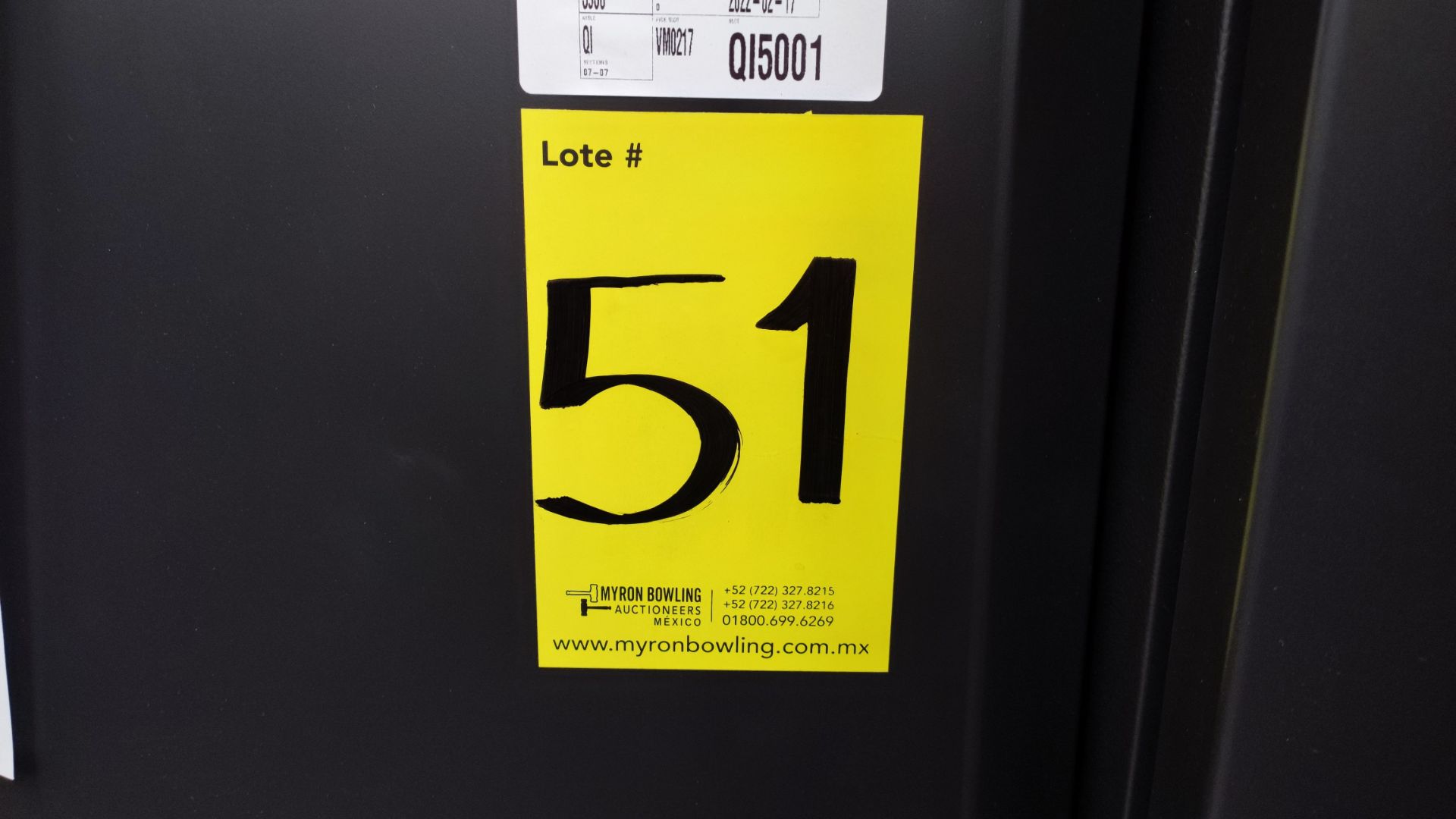 Lote Conformado por 2 Refrigeradores, Contiene; 1 Refrigerador con Dispensador de Agua Marca WINIA, - Image 11 of 22