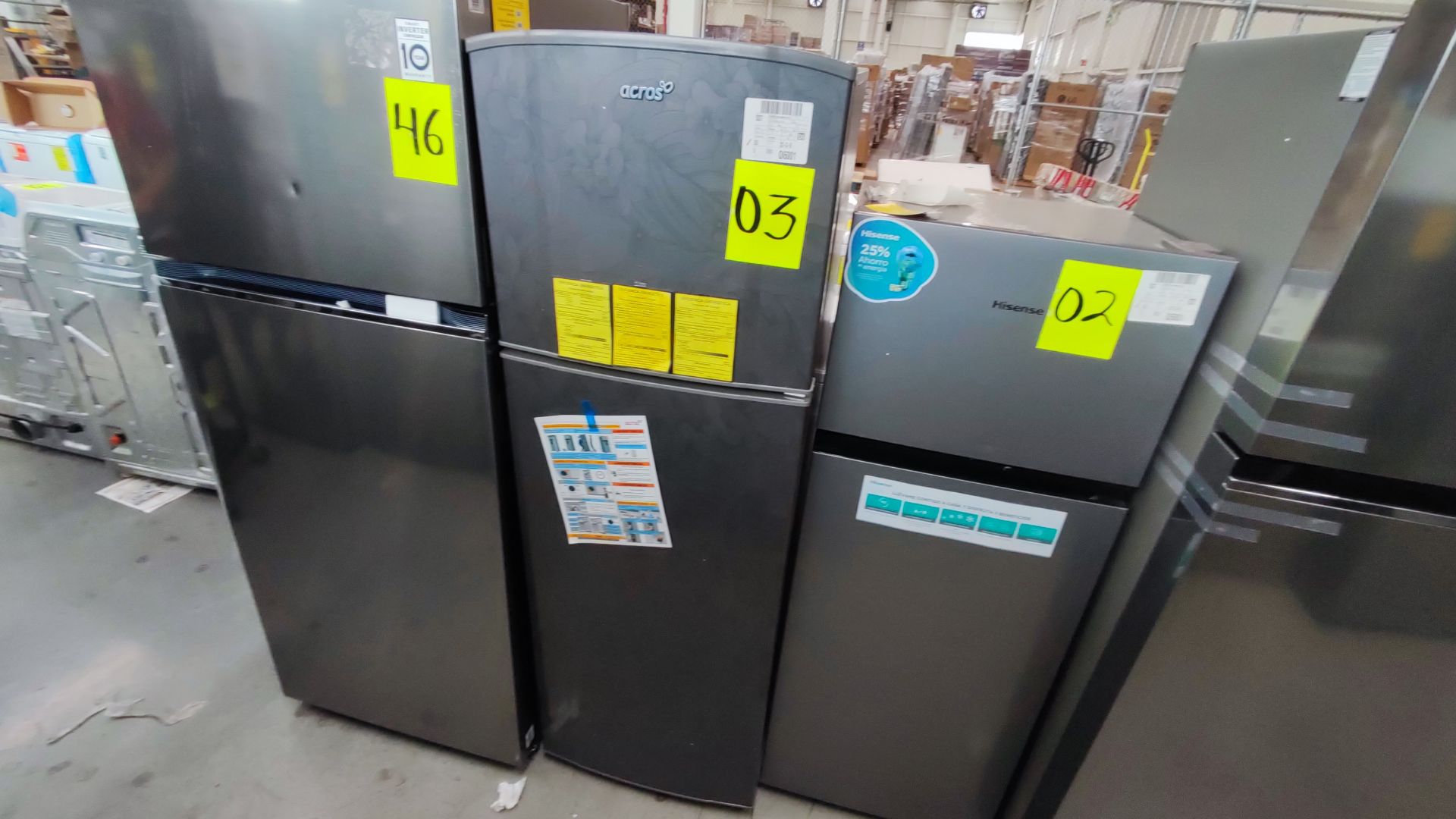 Lote Conformado por 2 Refrigeradores, Contiene; 1 Refrigerador Marca LG, Modelo VT40BP, Serie 11MRW - Image 10 of 22