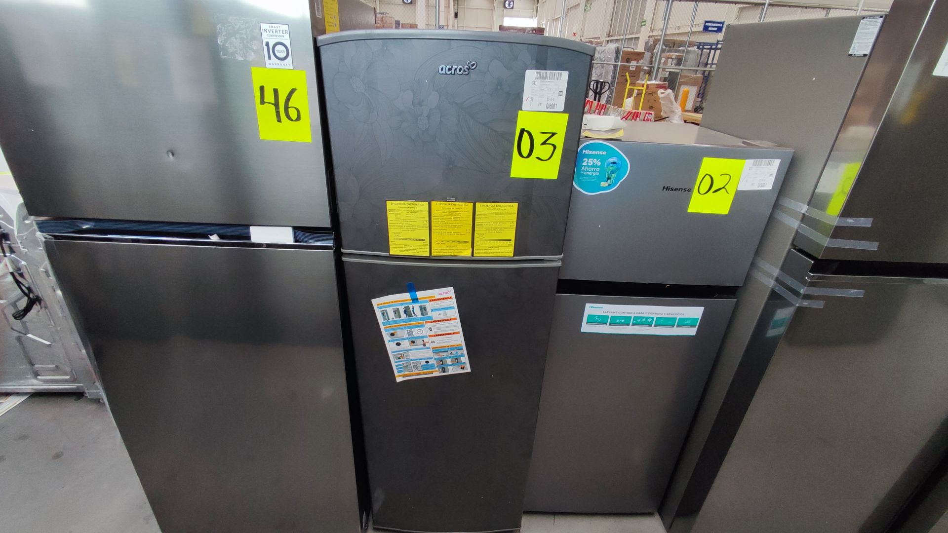 Lote Conformado por 2 Refrigeradores, Contiene; 1 Refrigerador Marca LG, Modelo VT40BP, Serie 11MRW - Image 7 of 22