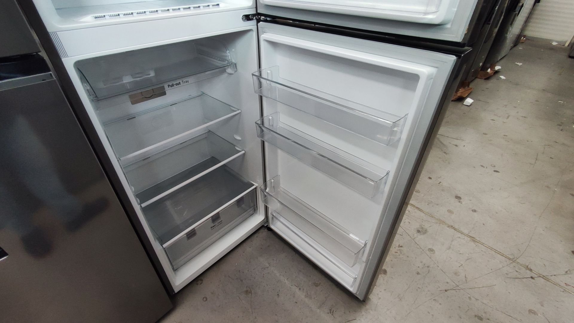 Lote Conformado por 2 Refrigeradores, Contiene; 1 Refrigerador Marca LG, Modelo VT40BP, Serie 11MRW - Image 18 of 22