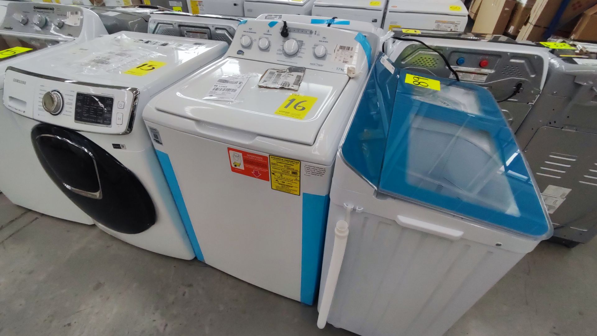 Lote conformado por 2 Lavadoras, Contiene; 1 Lavadora de 16 kg, Marca Whirlpool, Modelo 8MWTW1612,