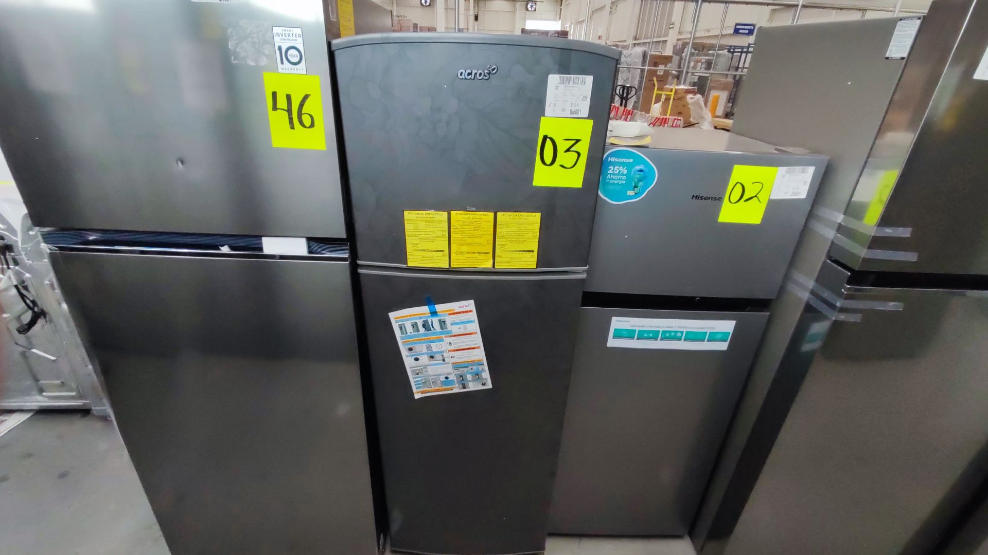 Lote Conformado por 2 Refrigeradores, Contiene; 1 Refrigerador Marca LG, Modelo VT40BP, Serie 11MRW - Image 8 of 22