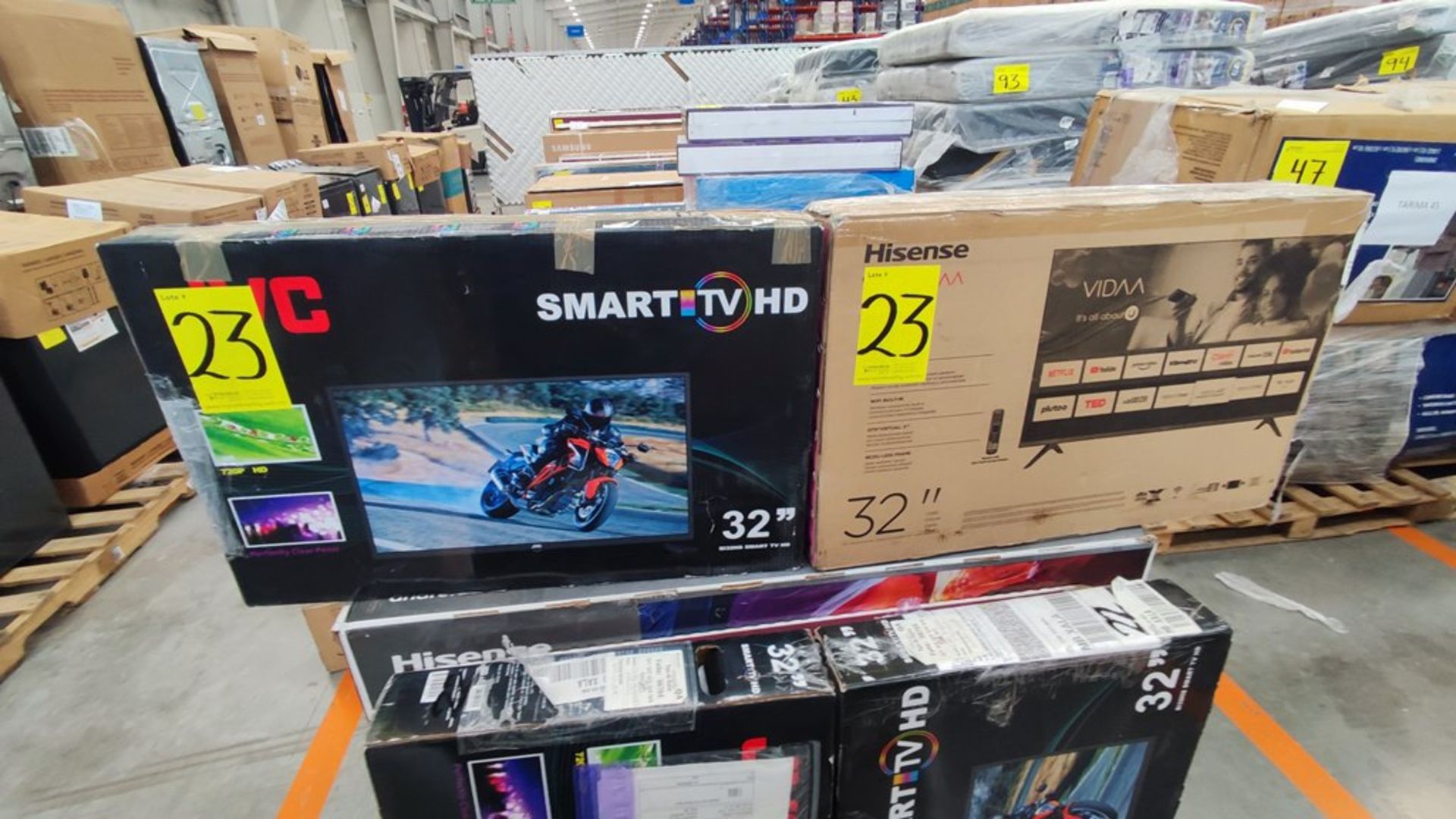 Lote de 2 Pantallas contiene: 1 Pantalla de 32" Marca JVC Smart Tv Modelo SI32HS, 1 Pantalla de 32" - Image 7 of 10