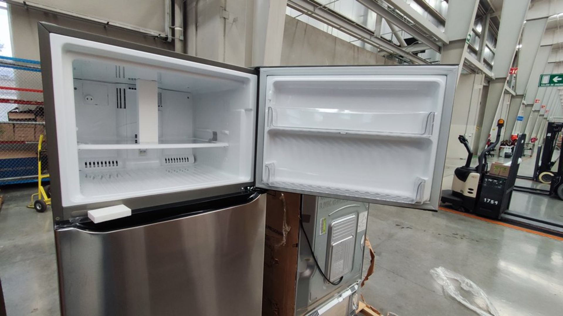 1 Refrigerador Marca LG, Modelo LT57BPSX, Serie 111MRXX34994, Color Gris, Favor de inspeccionar. (N - Image 7 of 11