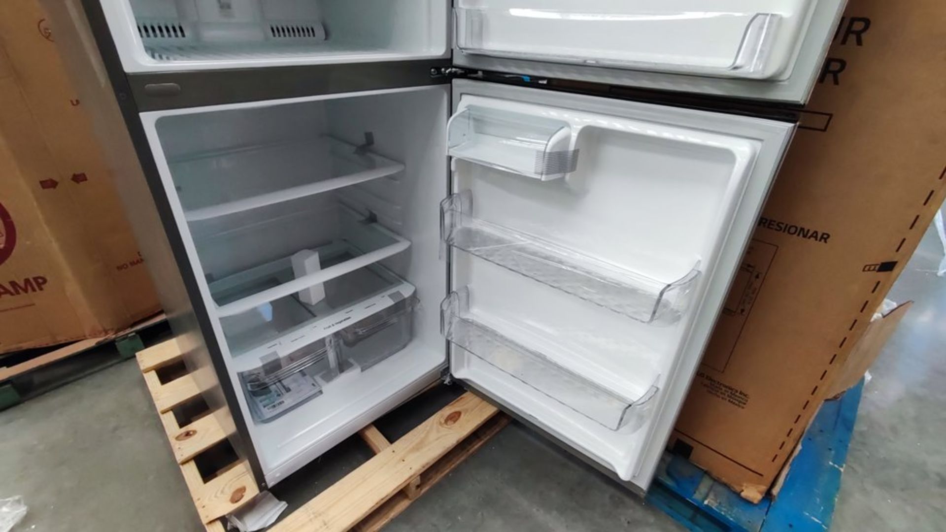 1 Refrigerador Marca LG, Modelo LT57BPSX, Serie 111MRVY3TY614, Color Gris, Favor de inspeccionar. ( - Image 10 of 11
