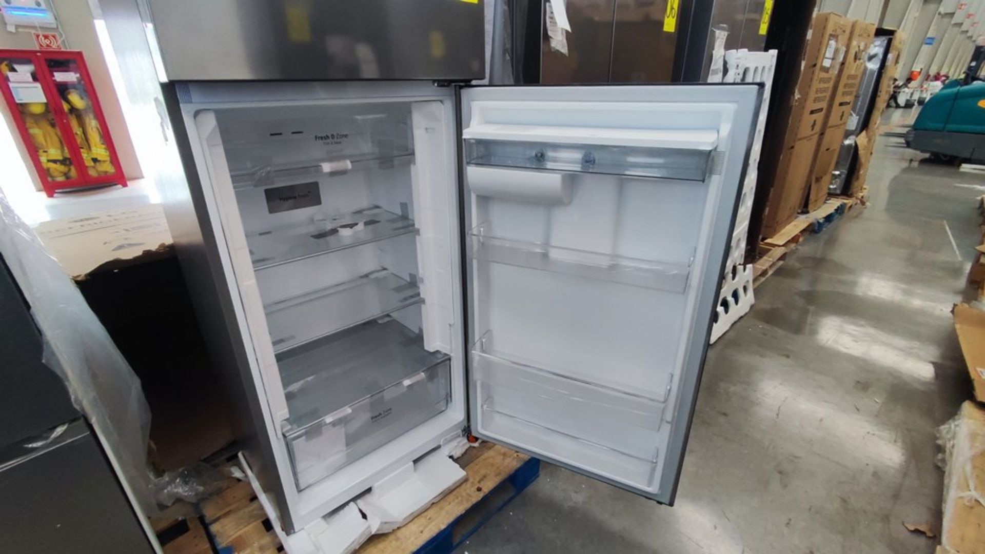 1 Refrigerador Marca LG, ModeloVT40AWP , Serie 202MRHP00649, Color Gris, Favor de inspeccionar. (No - Image 9 of 11