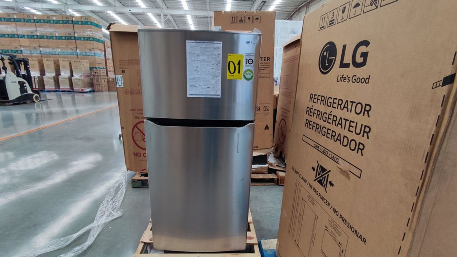 1 Refrigerador Marca LG, Modelo LT57BPSX, Serie 111MRVY3TY614, Color Gris, Favor de inspeccionar. ( - Image 2 of 11