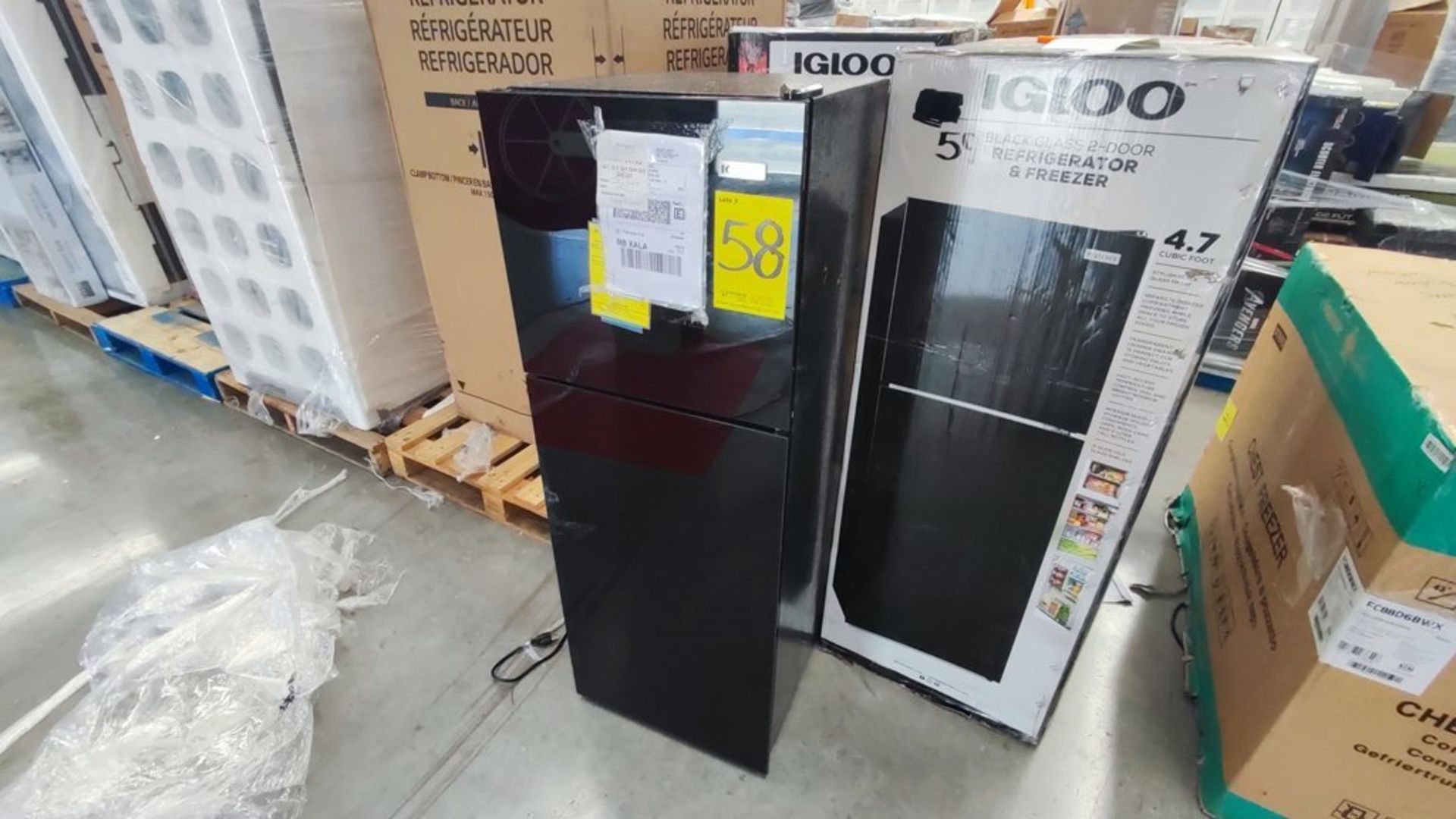 Lote Conformado por 2 Refrigeradores, Contiene; 1 Refrigerador Marca Igloo, Modelo IRF47DDGLSBK, Se - Image 3 of 21