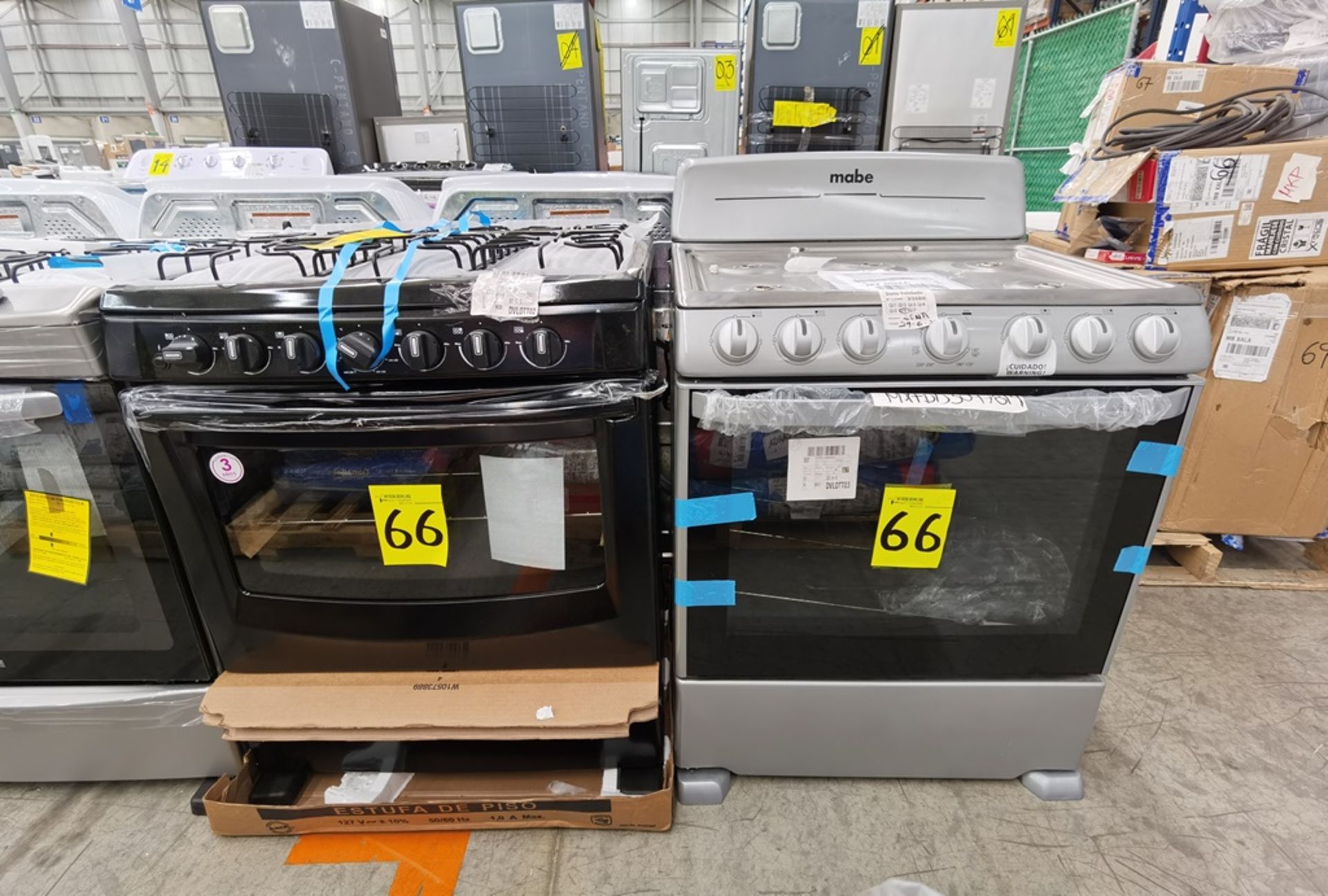 Lote de 2 estufas conformado por: 1 Estufa de 6 Quemadores Marca Whirlpool, Modelo AF5001Z00, No de