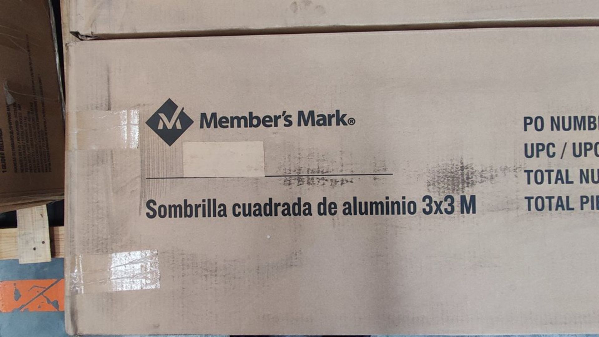 1 Sombrilla cuadrada de aluminio para exterior marca Member´s Mark, medidas 3x3 m, Favor de inspecc - Image 7 of 9