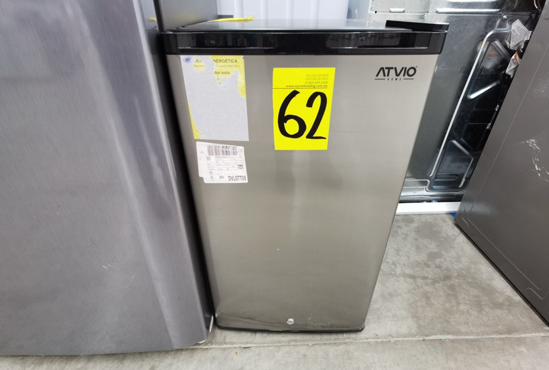 Lote de 2 refrigeradores conformado por: 1 Refrigerador con dispensador de agua Marca Mabe Modelo R - Image 11 of 13