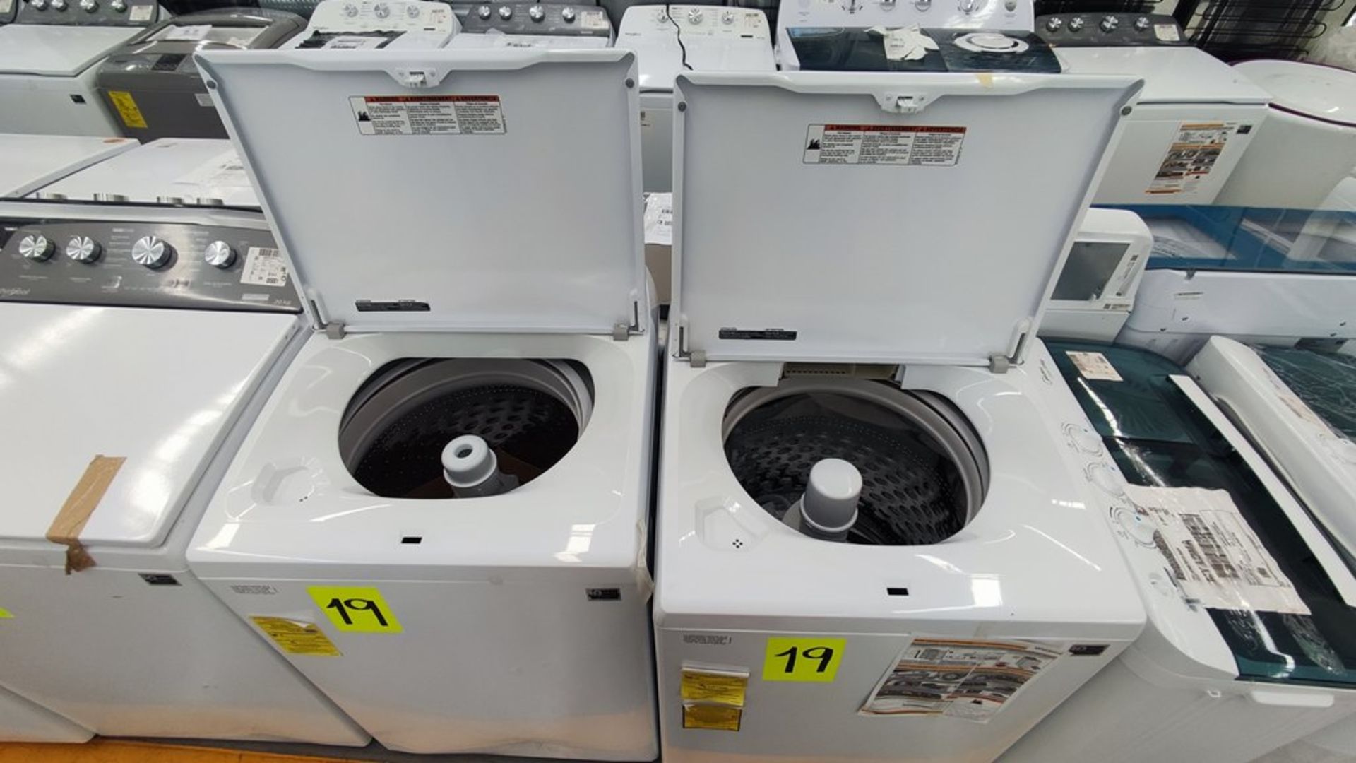 Lote de 2 Lavadoras contiene: 1 Lavadora de 16 Kg, Marca Whirlpool, Modelo 8MWTW1613MJQ0, No de ser - Image 7 of 8