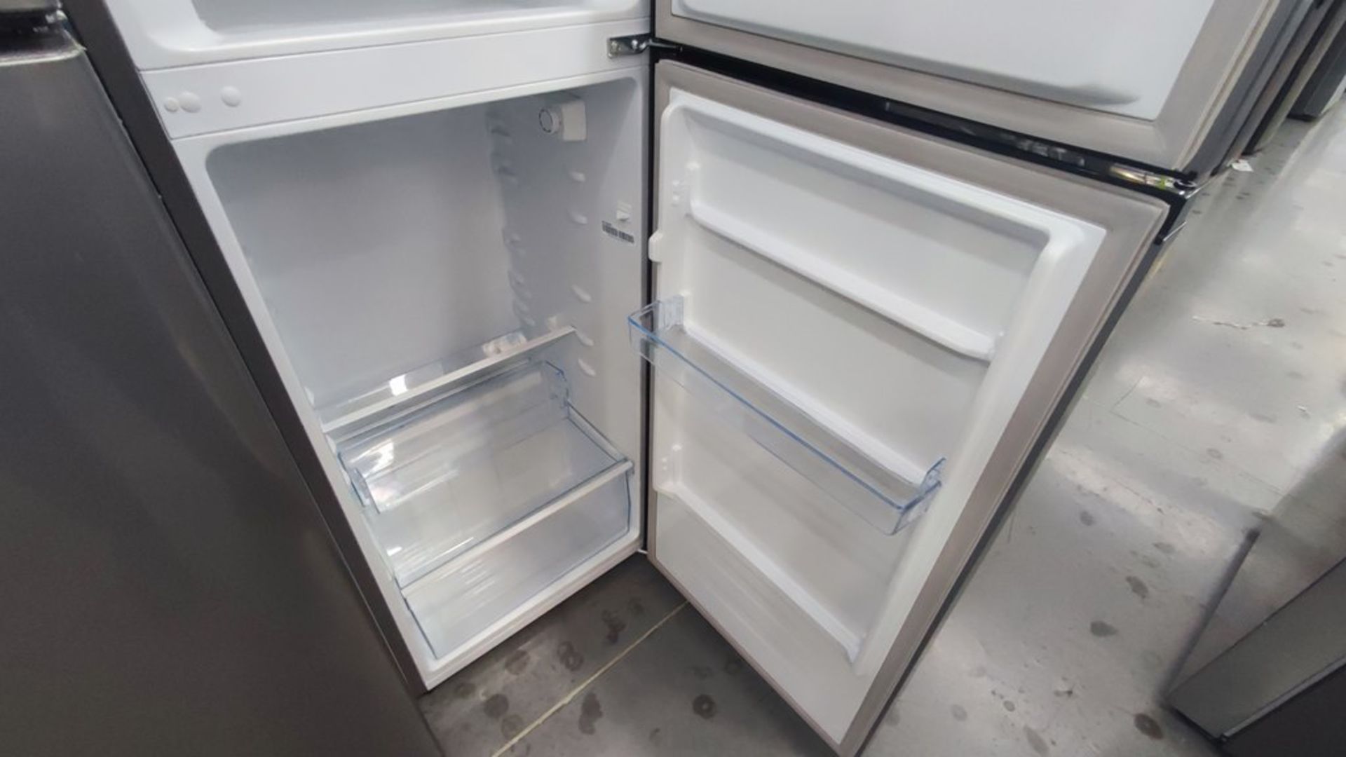Lote de 2 Refrigeradores contiene: 1 Refrigerador Marca Hisense Modelo BCYNY, No de serie 1B0205Z00 - Image 10 of 11