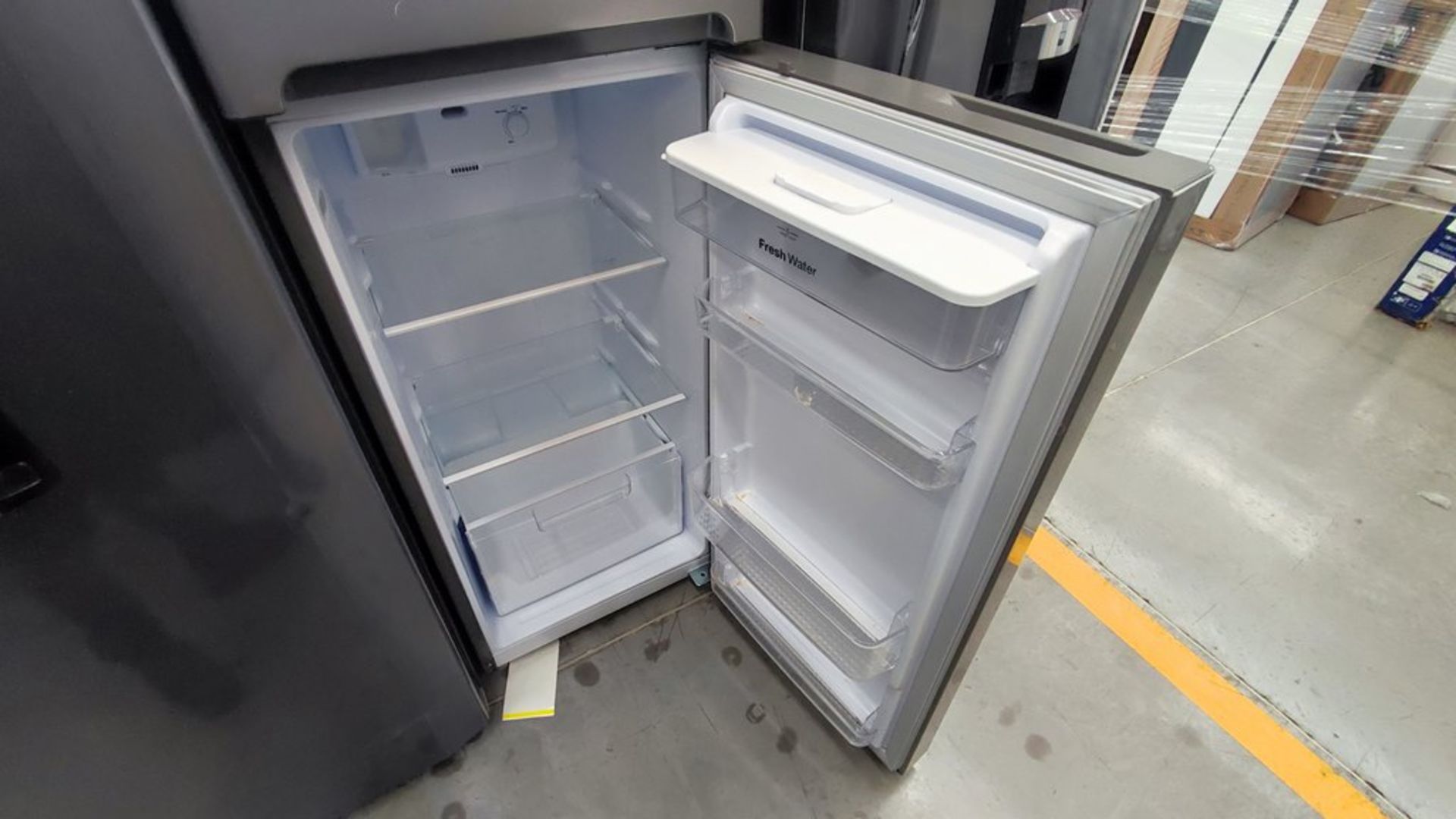 Lote de 2 refrigeradores contiene: 1 Refrigerador Marca Mabe, Modelo RMT400RY, No de serie 2202B401 - Image 13 of 15