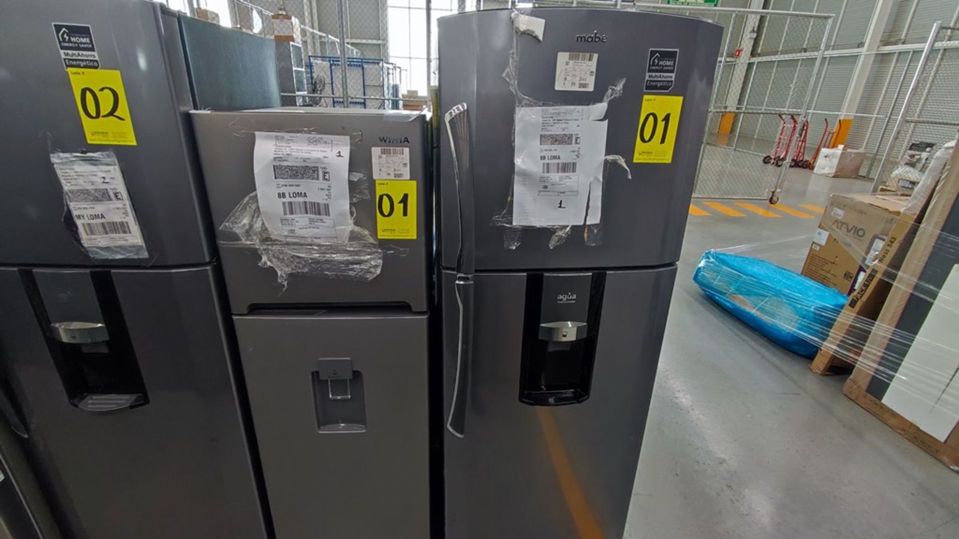 Lote de 2 refrigeradores contiene: 1 Refrigerador Marca Mabe, Modelo RMT400RY, No de serie 2202B401 - Image 2 of 15