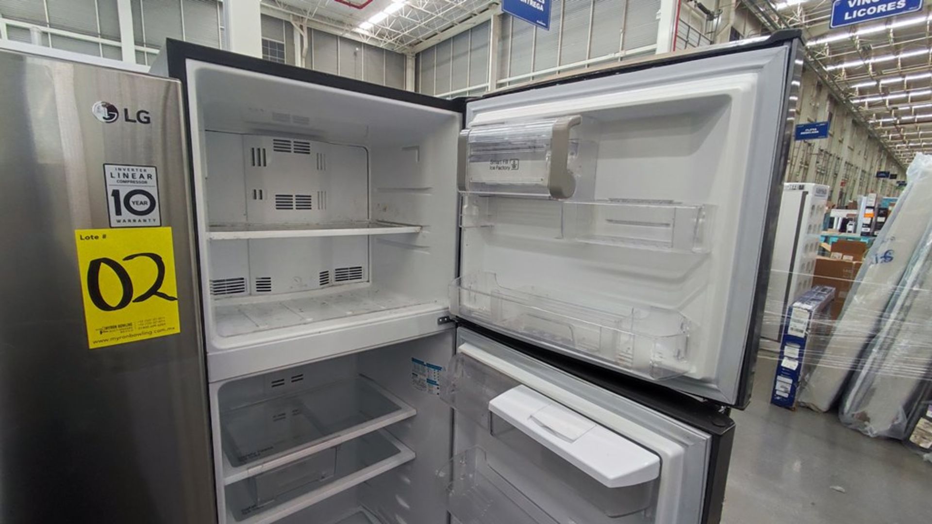 Lote de 2 refrigeradores contiene: 1 Refrigerador Marca Mabe, Modelo RMT400RY, No de serie 2201B410 - Image 12 of 15