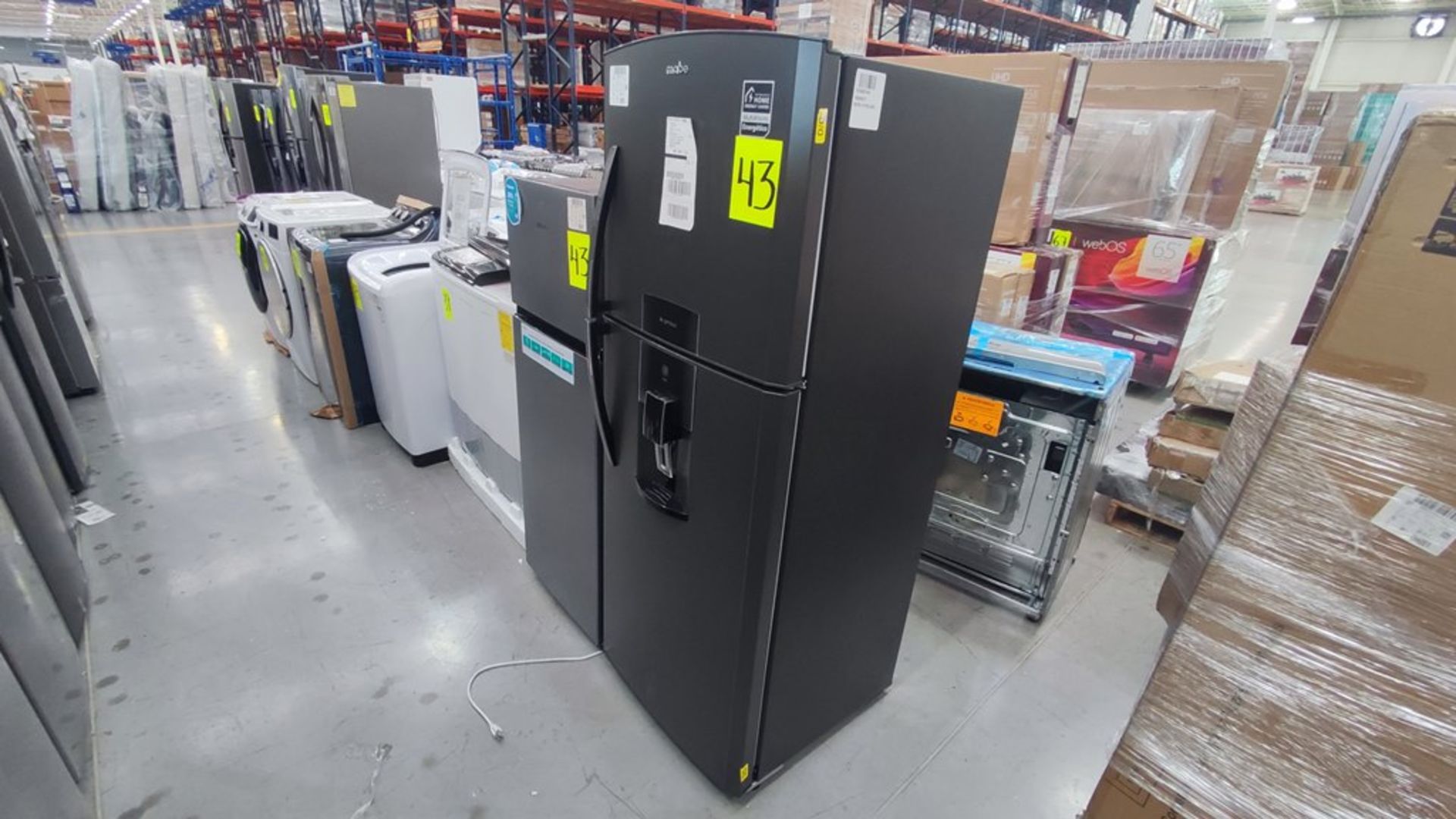 Lote de 2 Refrigeradores contiene: 1 Refrigerador Marca Mabe, Modelo RME360FD, No de serie 2206B511 - Image 2 of 11