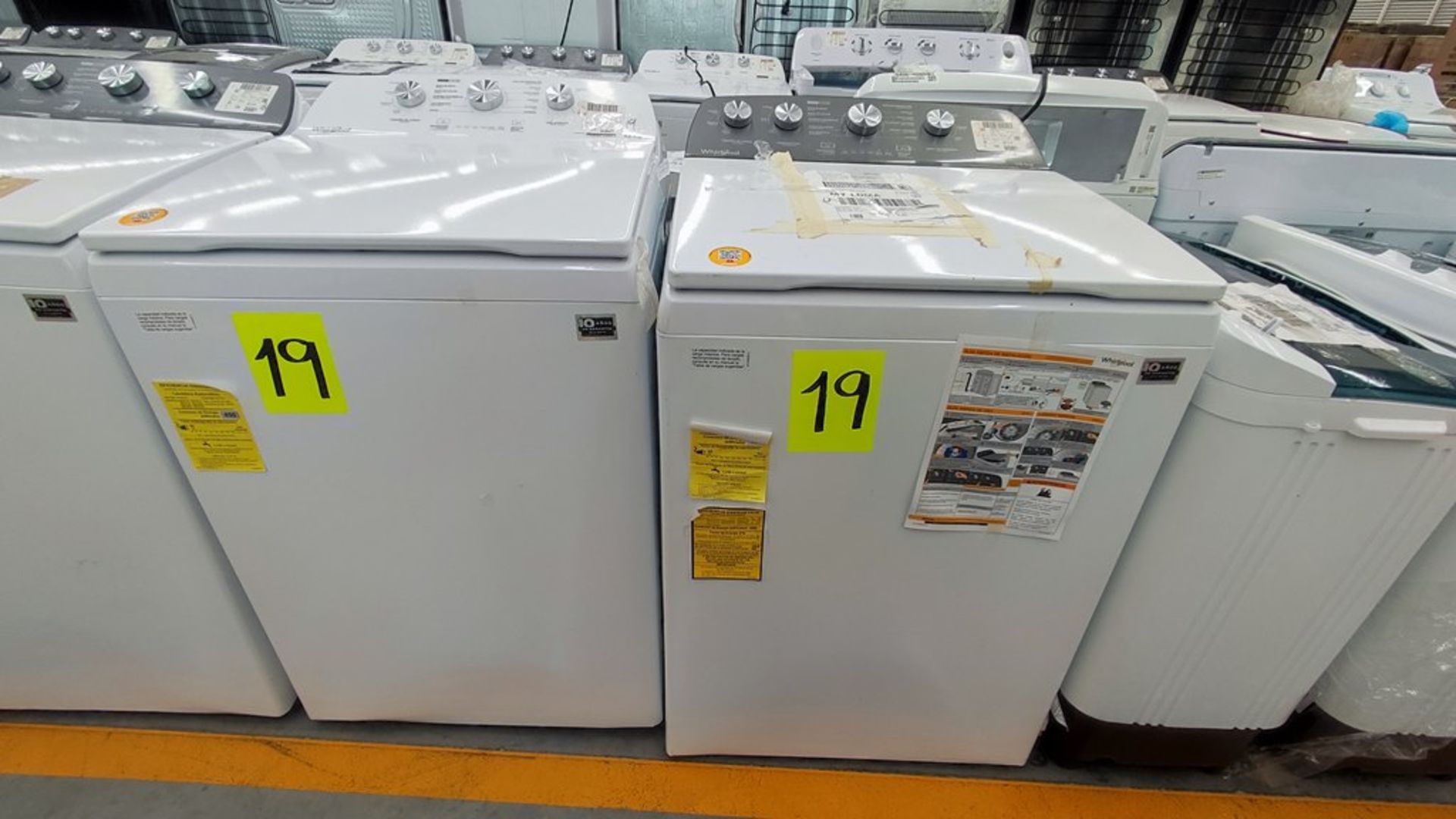 Lote de 2 Lavadoras contiene: 1 Lavadora de 16 Kg, Marca Whirlpool, Modelo 8MWTW1613MJQ0, No de ser - Image 2 of 8