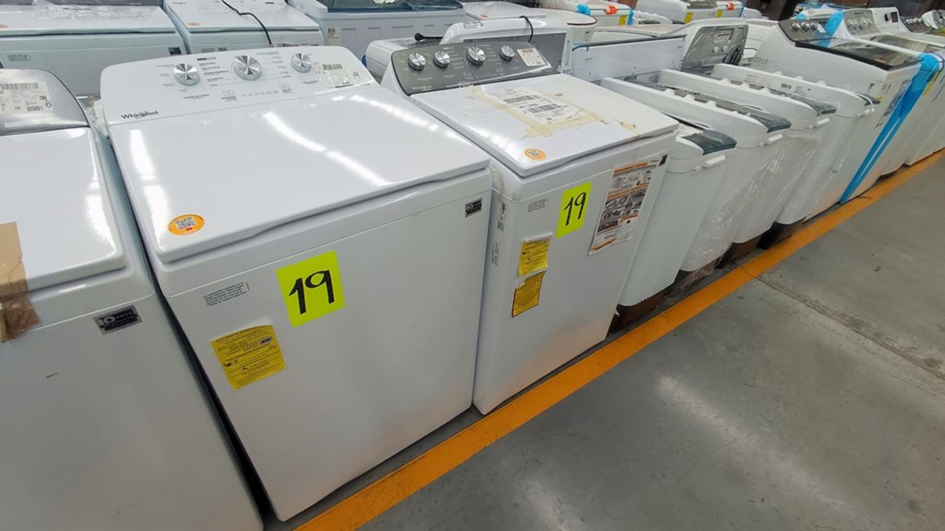 Lote de 2 Lavadoras contiene: 1 Lavadora de 16 Kg, Marca Whirlpool, Modelo 8MWTW1613MJQ0, No de ser - Image 3 of 8