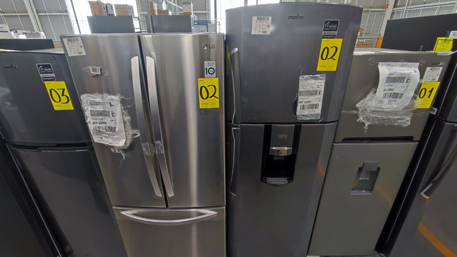 Lote de 2 refrigeradores contiene: 1 Refrigerador Marca Mabe, Modelo RMT400RY, No de serie 2201B410 - Image 2 of 15