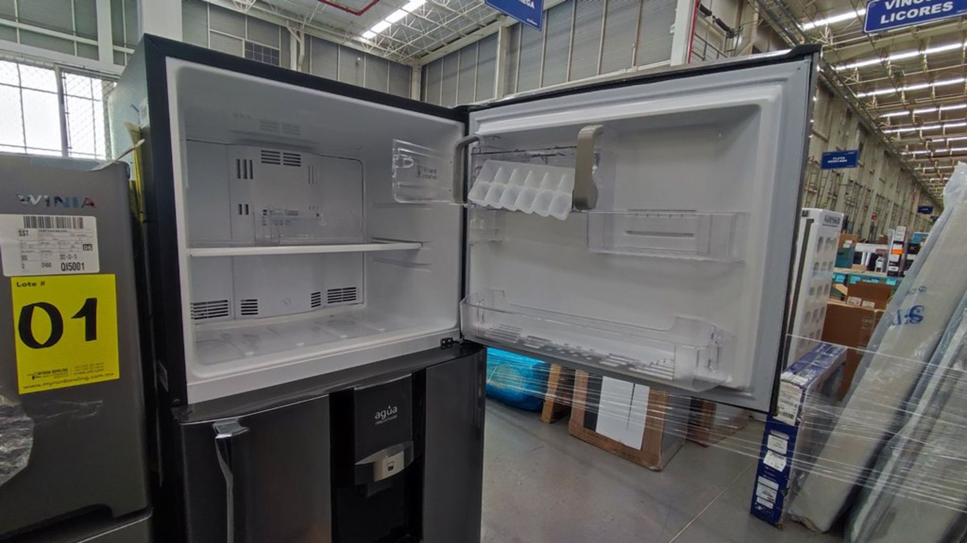 Lote de 2 refrigeradores contiene: 1 Refrigerador Marca Mabe, Modelo RMT400RY, No de serie 2202B401 - Image 7 of 15