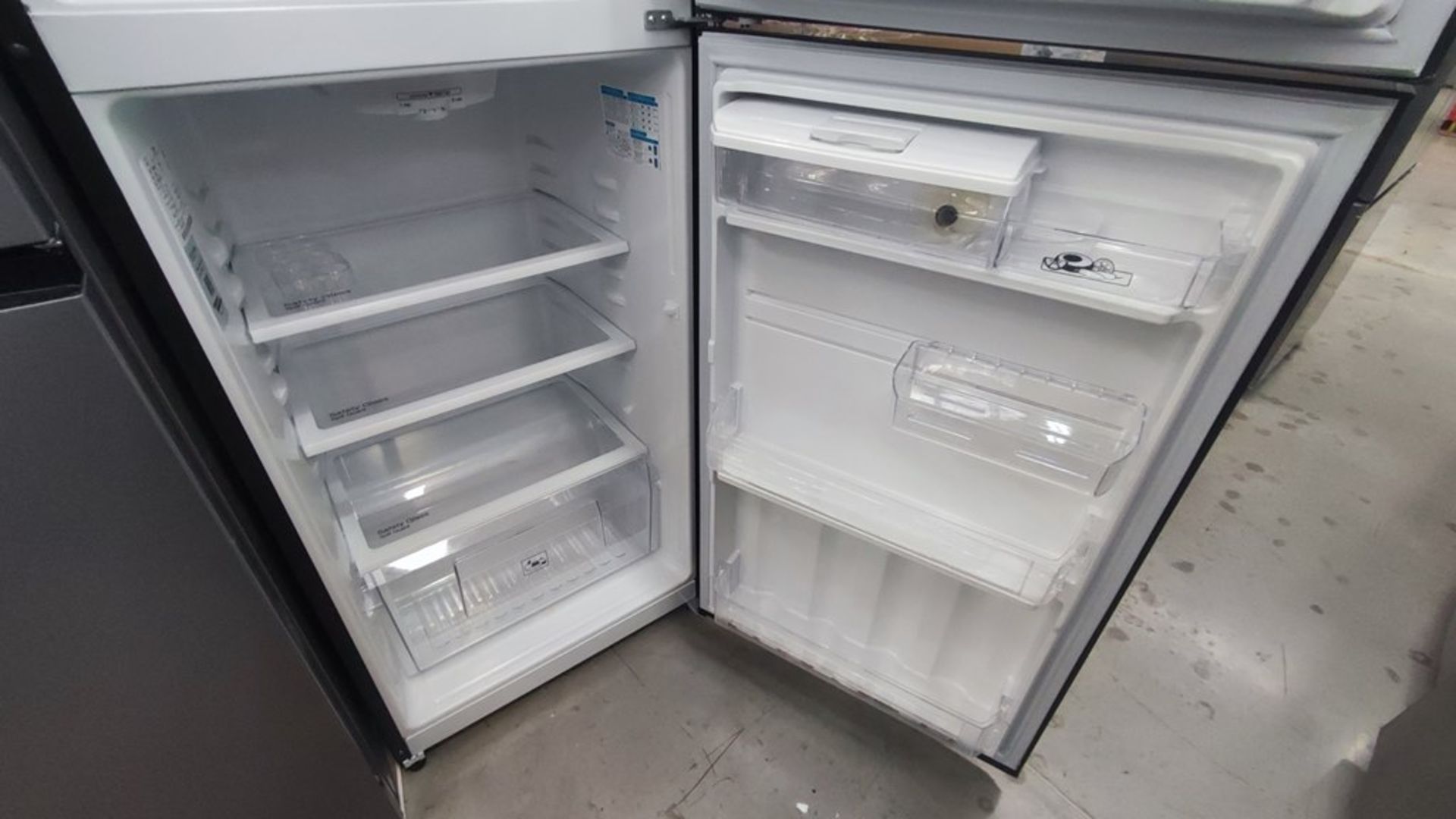 Lote de 2 Refrigeradores contiene: 1 Refrigerador Marca Mabe, Modelo RME360FD, No de serie 2206B511 - Image 10 of 11