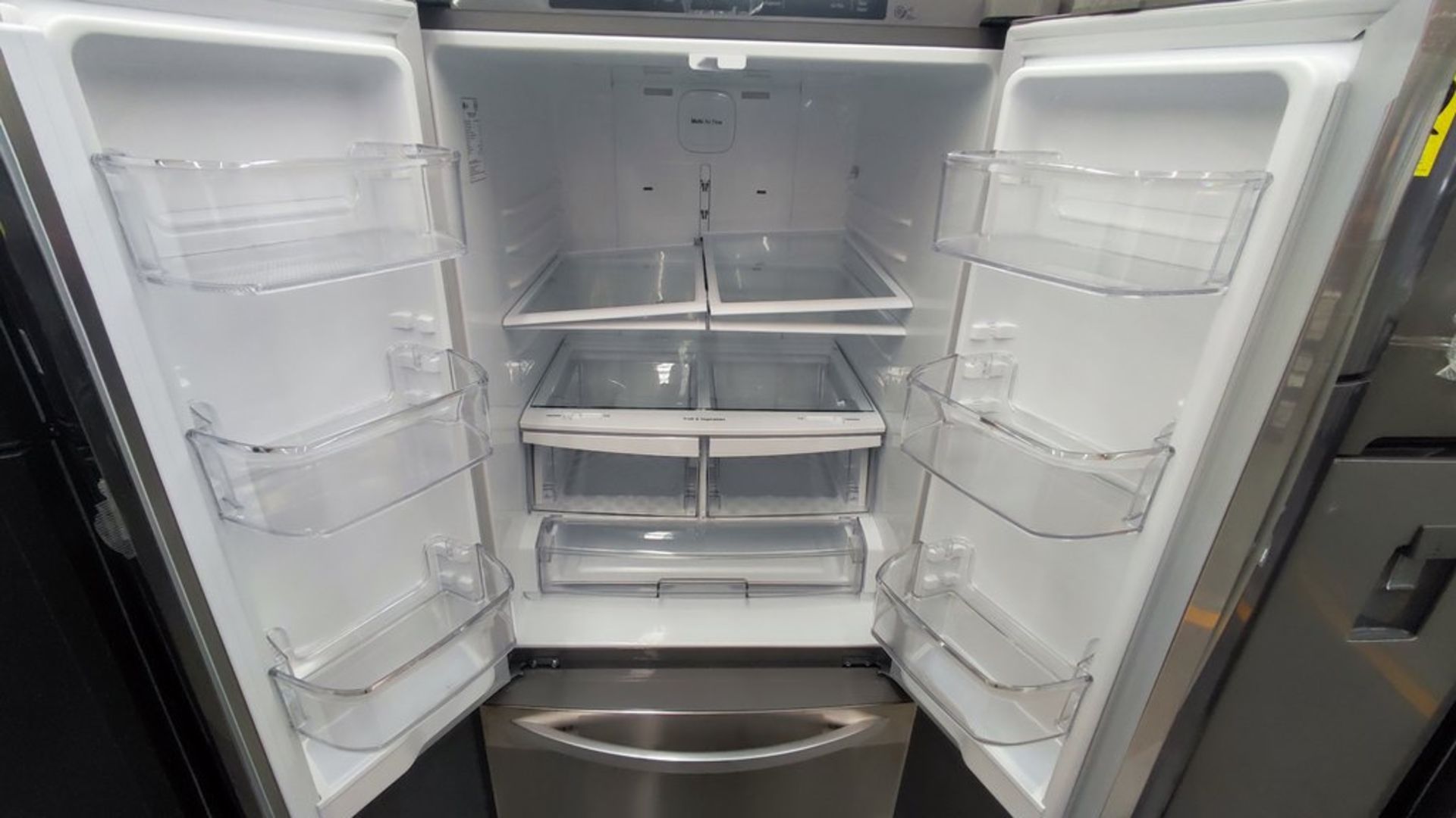 Lote de 2 refrigeradores contiene: 1 Refrigerador Marca Mabe, Modelo RMT400RY, No de serie 2201B410 - Image 8 of 15