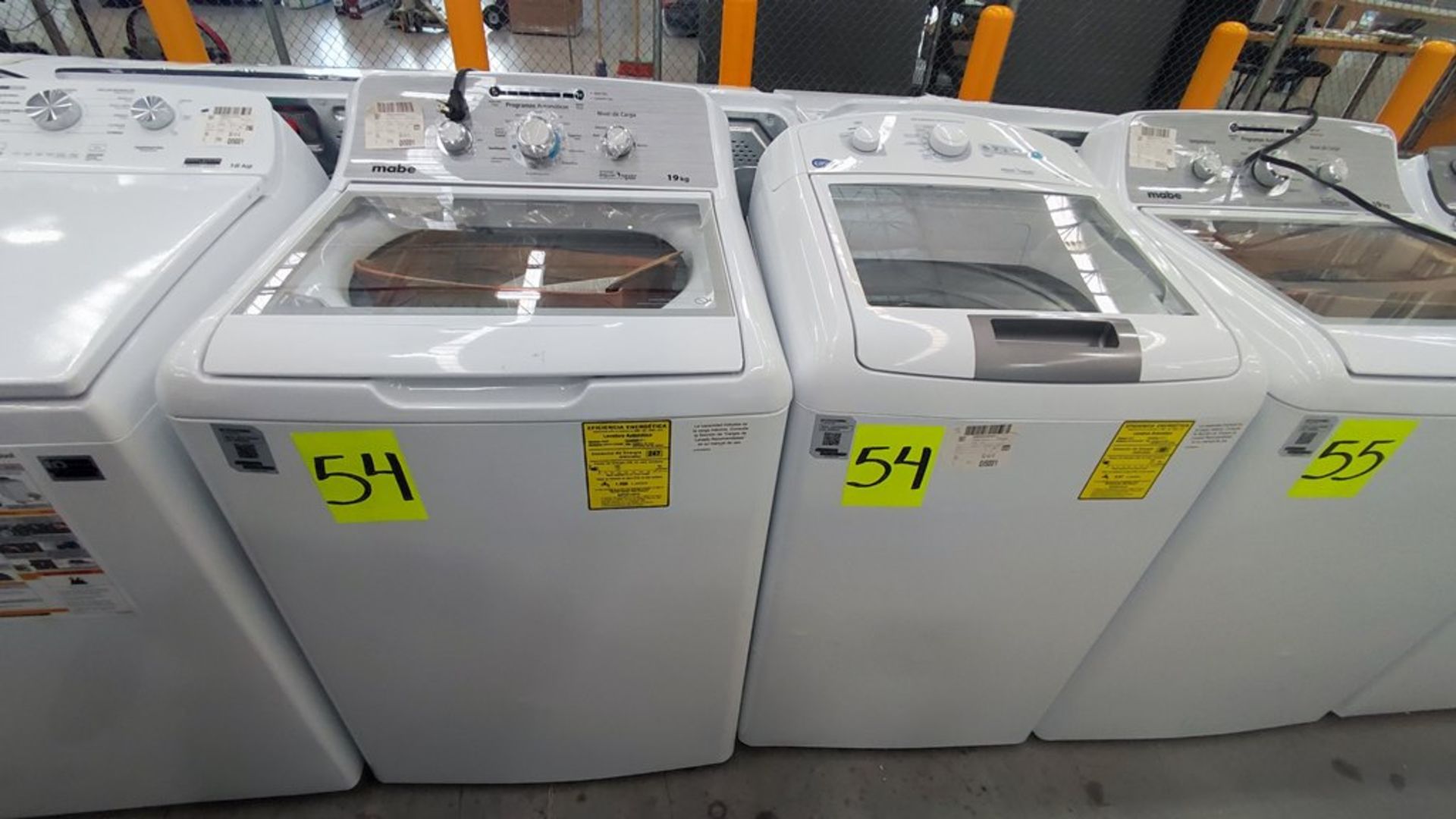 Lote de 2 Lavadoras contiene: 1 Lavadora de 19 Kg, Marca Mabe, Modelo LMA79113VBAB03, No de serie 2