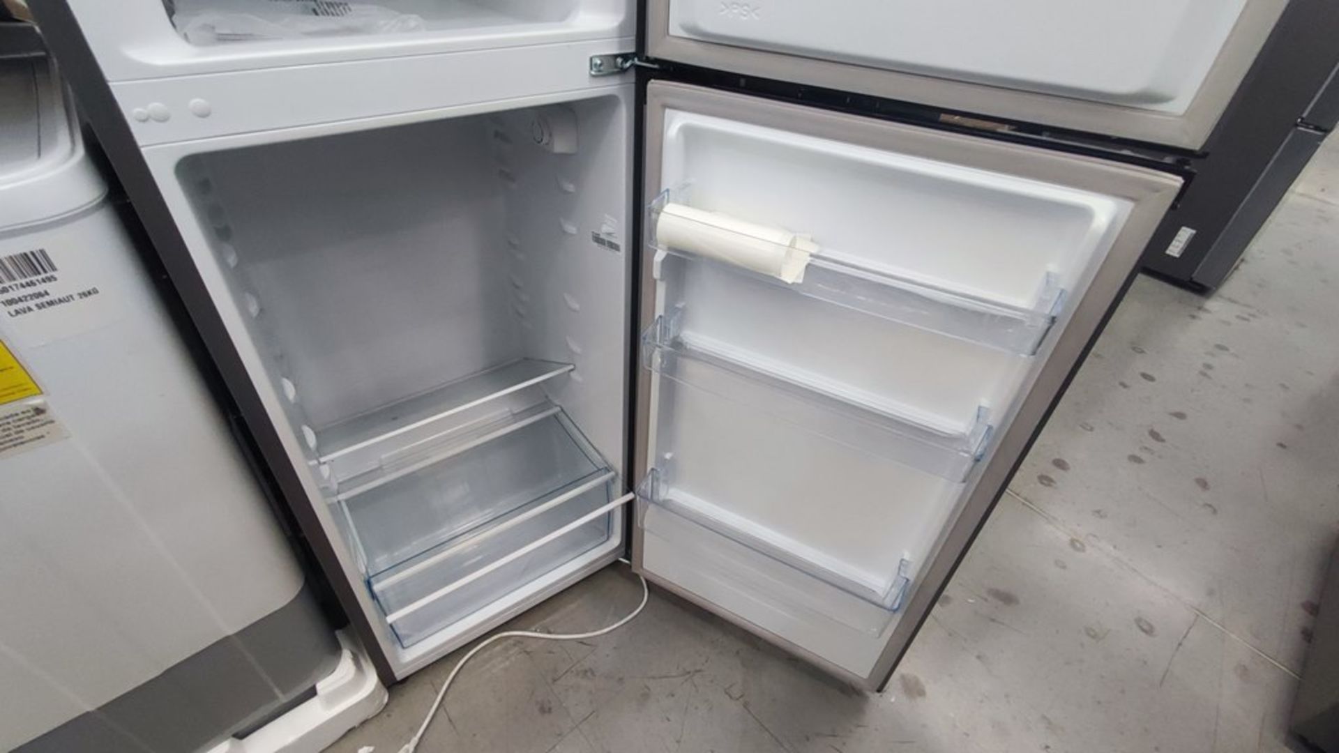 Lote de 2 Refrigeradores contiene: 1 Refrigerador Marca Mabe, Modelo RME360FD, No de serie 2206B511 - Image 5 of 11