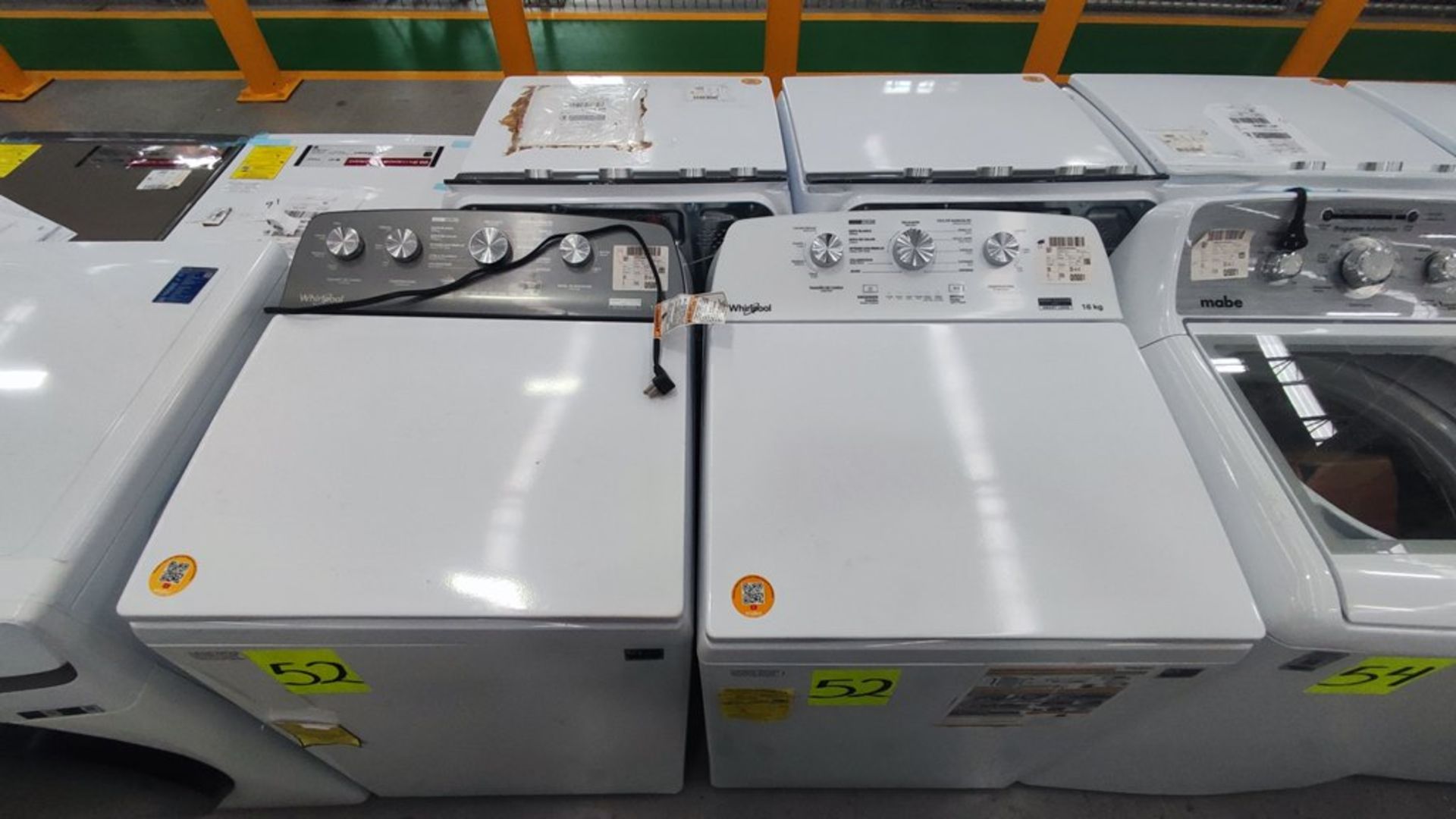 Lote de 2 Lavadoras contiene: 1 Lavadora de 19 Kg, Marca Whirlpool, Modelo 8MWTW1934MJM0, No de ser - Image 4 of 9