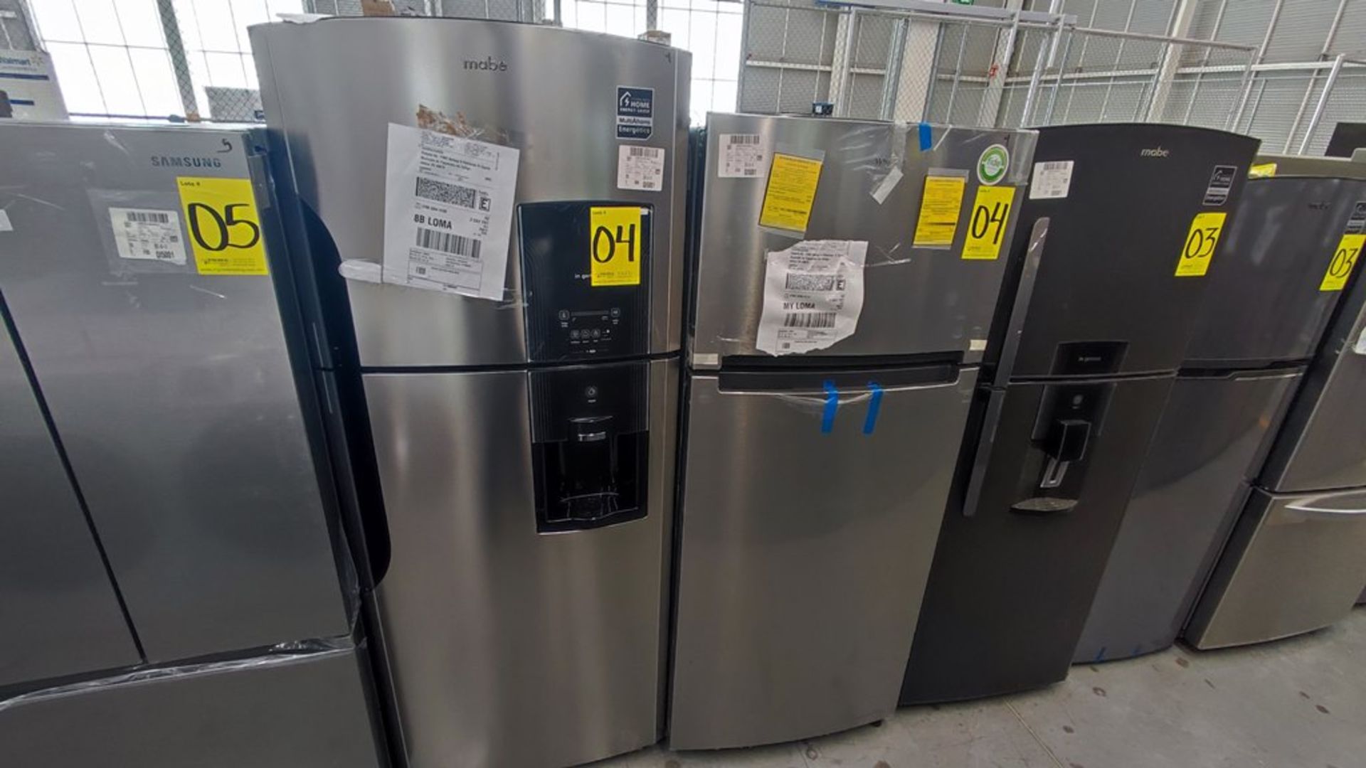 Lote de 2 Refrigeradores contiene: 1 Refrigerador Marca Whirlpool, Modelo WT1818A01, No de Serie VS - Image 2 of 15