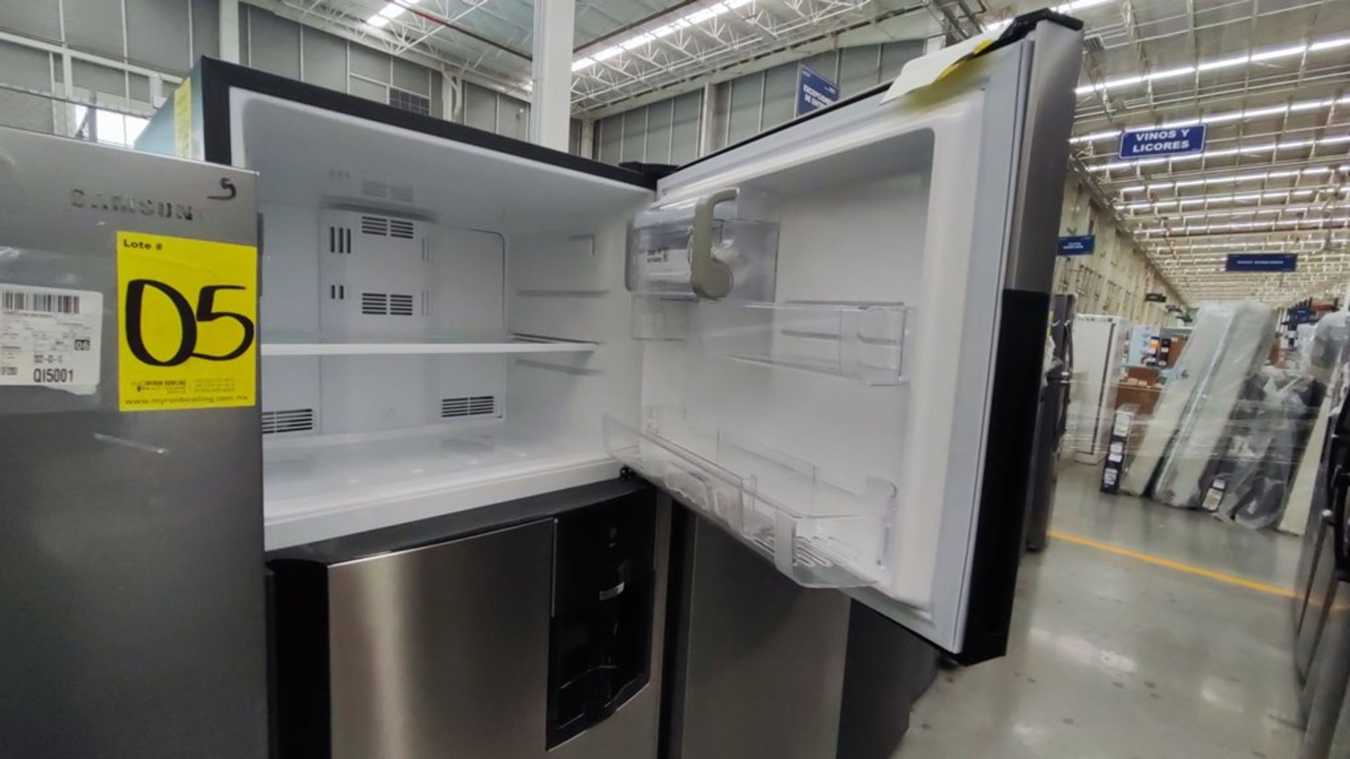 Lote de 2 Refrigeradores contiene: 1 Refrigerador Marca Whirlpool, Modelo WT1818A01, No de Serie VS - Image 12 of 15