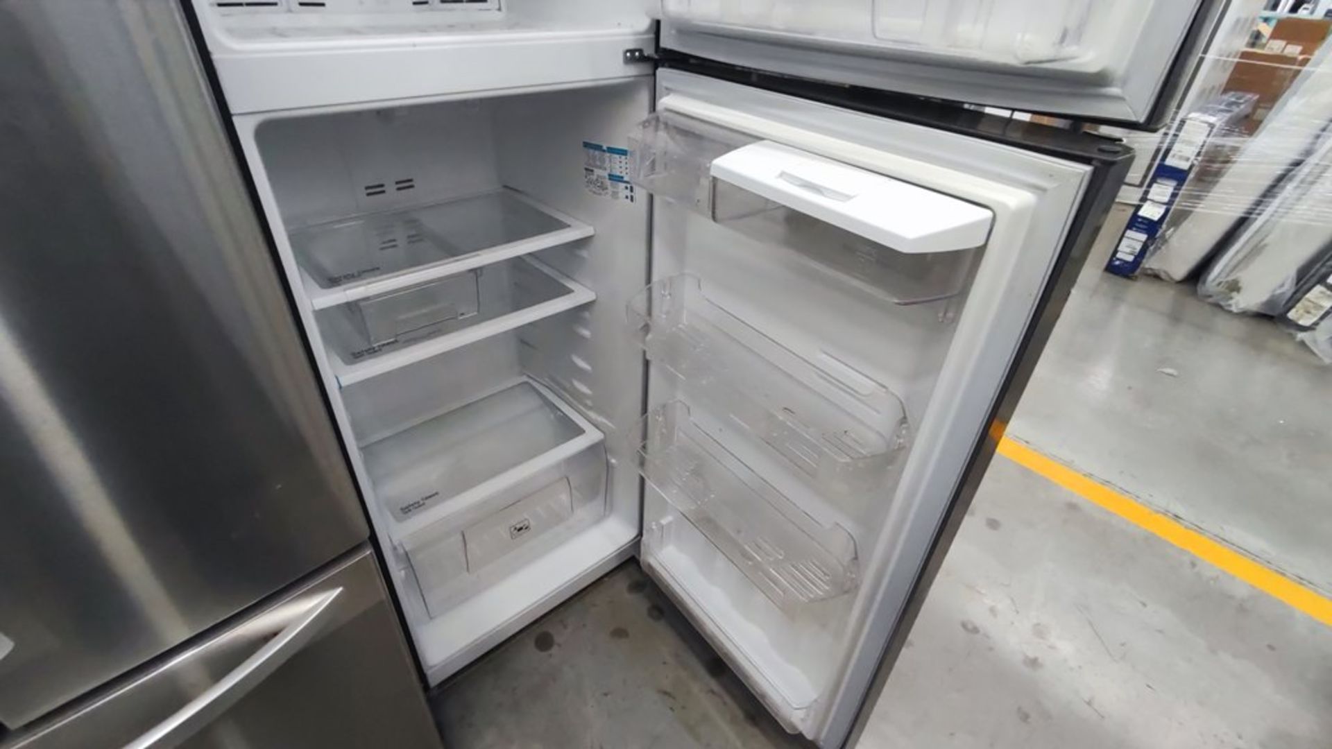 Lote de 2 refrigeradores contiene: 1 Refrigerador Marca Mabe, Modelo RMT400RY, No de serie 2201B410 - Image 14 of 15