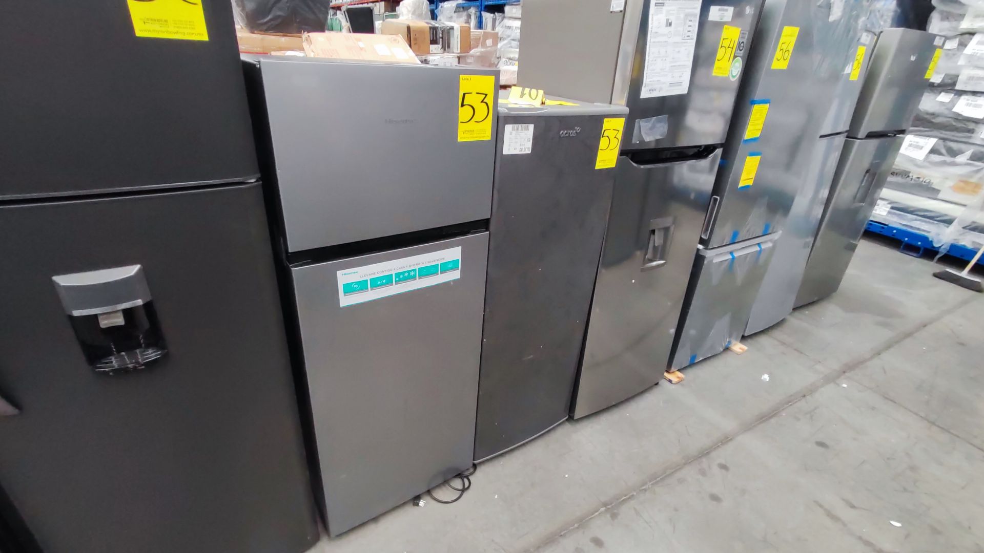 Lote de 2 Refrigeradores, Contiene; 1 Refrigerador Marca Hisense, Modelo BCYNY, Serie 1B0205Z0080JB - Image 7 of 11