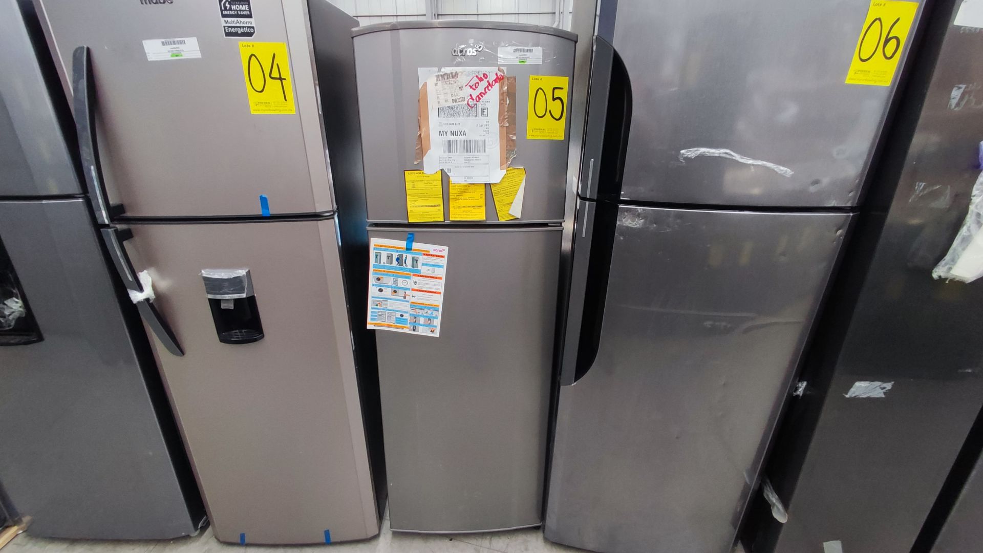 1 Refrigerador Marca Whirlpool, Modelo AT9007G03, Serie 1333816, Color Gris Detalles Estéticos. Fav - Image 11 of 12