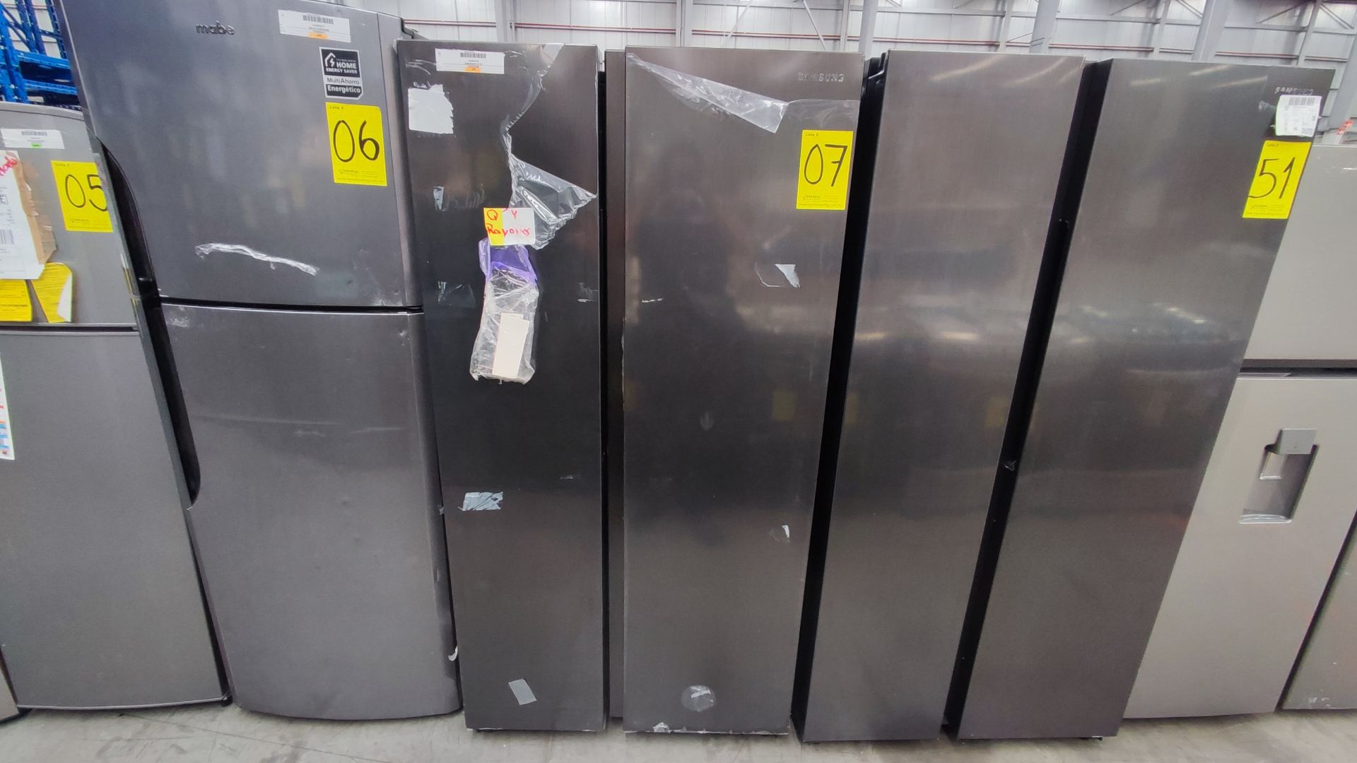 1 Refrigerador Marca Samsung, Modelo RS28T5B00B1, Serie 0B2V4BBT300506M, Color Gris Detalles Estéti