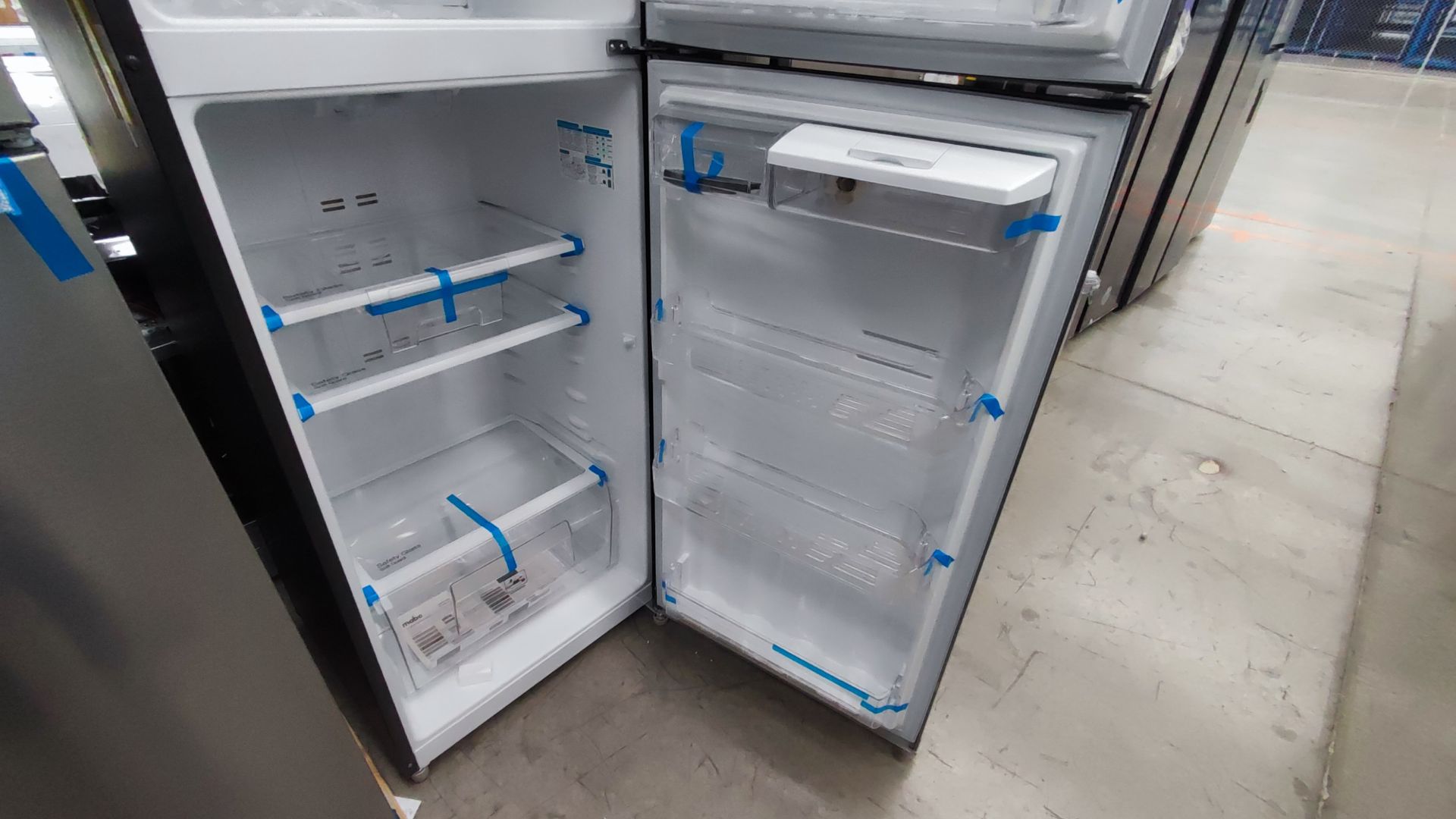 1 Refrigerador Marca Mabe, Modelo RMT400RY, Serie 2111B418085, Color Gris Detalles Estéticos. Favor - Image 10 of 12