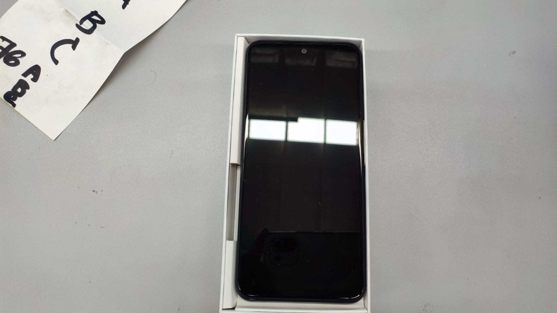 Lote Conformado por 1 Teléfono Celular Marca Xiaomi Modelo Redmi Note 10 Color Gris 6 Gb en Ram y 1